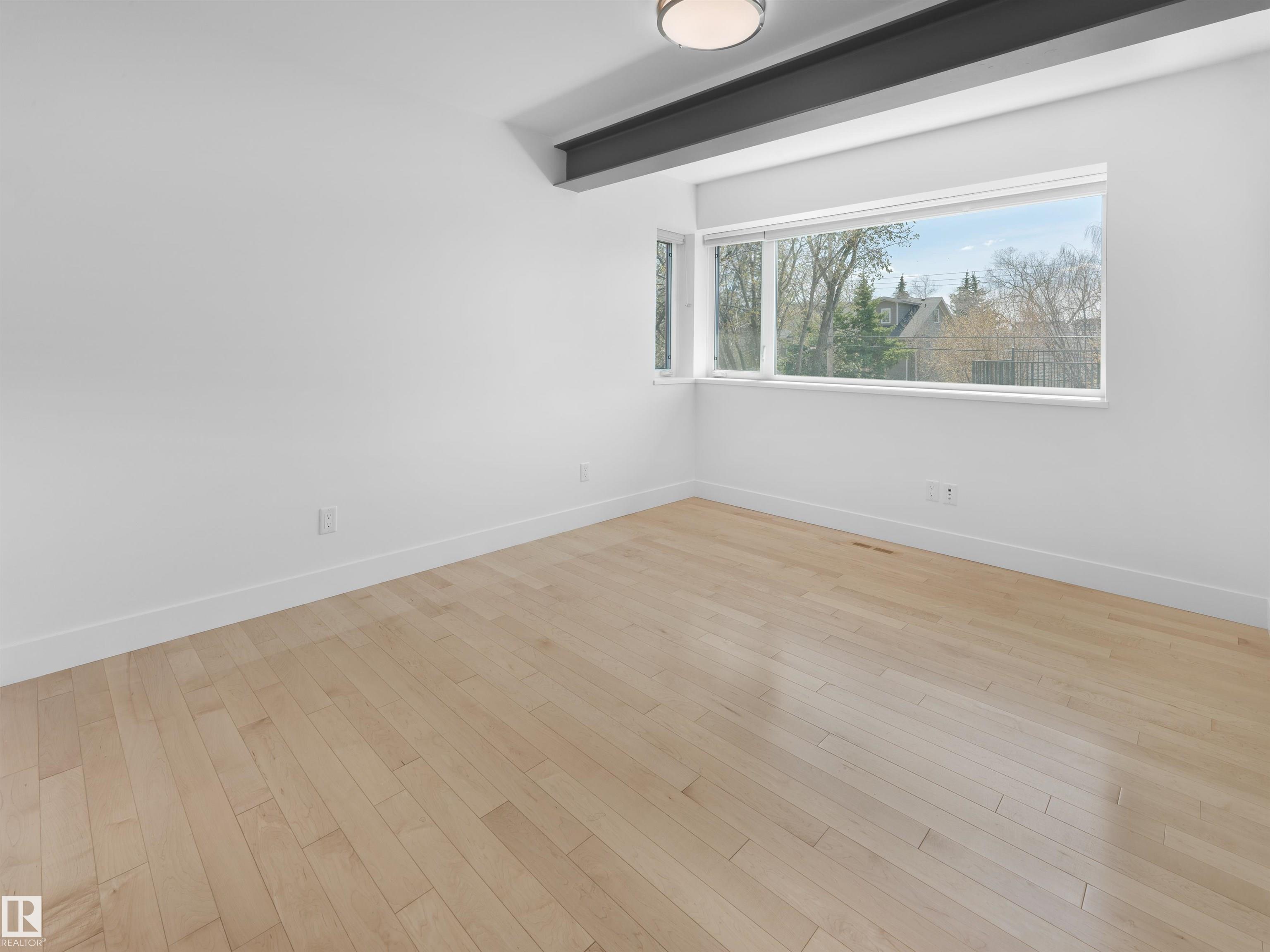 https://zimg.paragon.ice.com/ParagonImages/Property/PM/RAE/225399537/21/0/0/5c4b17ec994a8c52e94e957ef6c3ab20/1/efb25d209993a46e868323caf1c1a10a/225399537-90efb672-ea41-4b21-9043-b1431f80346a.JPG