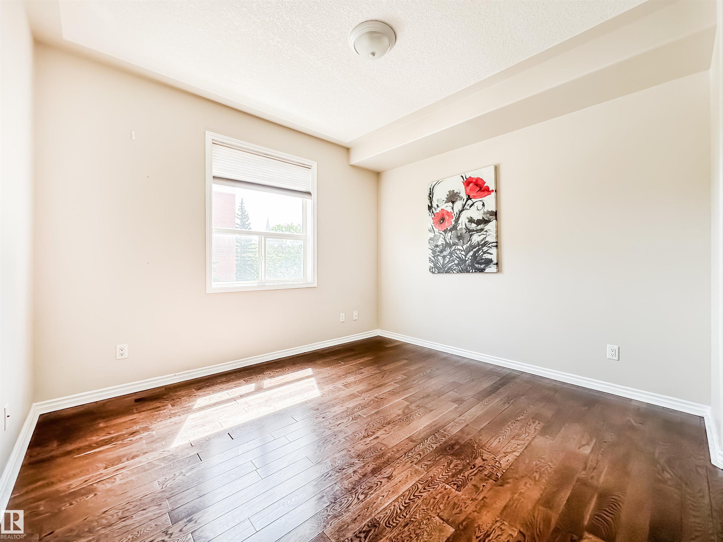 https://zimg.paragon.ice.com/ParagonImages/Property/PM/RAE/225399540/21/0/0/3562c963cc85263e9a739bf5f71fe294/1/e78ad85d7256d19affbc48cdab36248b/225399540-367311BE-65C9-4345-A975-1FC93F7E9DB4.JPG