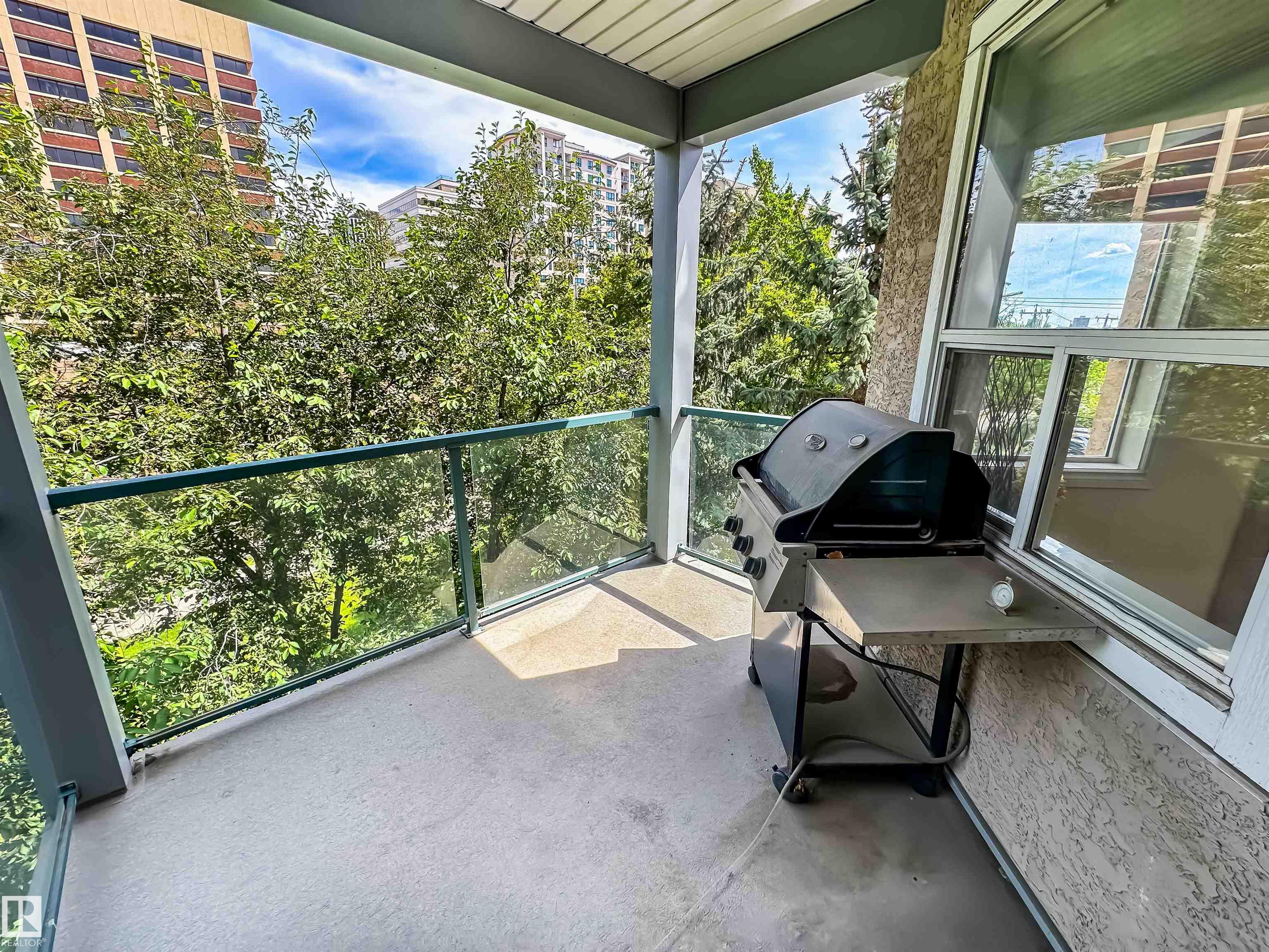 https://zimg.paragon.ice.com/ParagonImages/Property/PM/RAE/225399540/31/0/0/99bdaae6f6ff3854e1eb01eef845207b/1/e78ad85d7256d19affbc48cdab36248b/225399540-FC9F6FA3-FE05-4874-81FE-2DF58DEFFF18.JPG