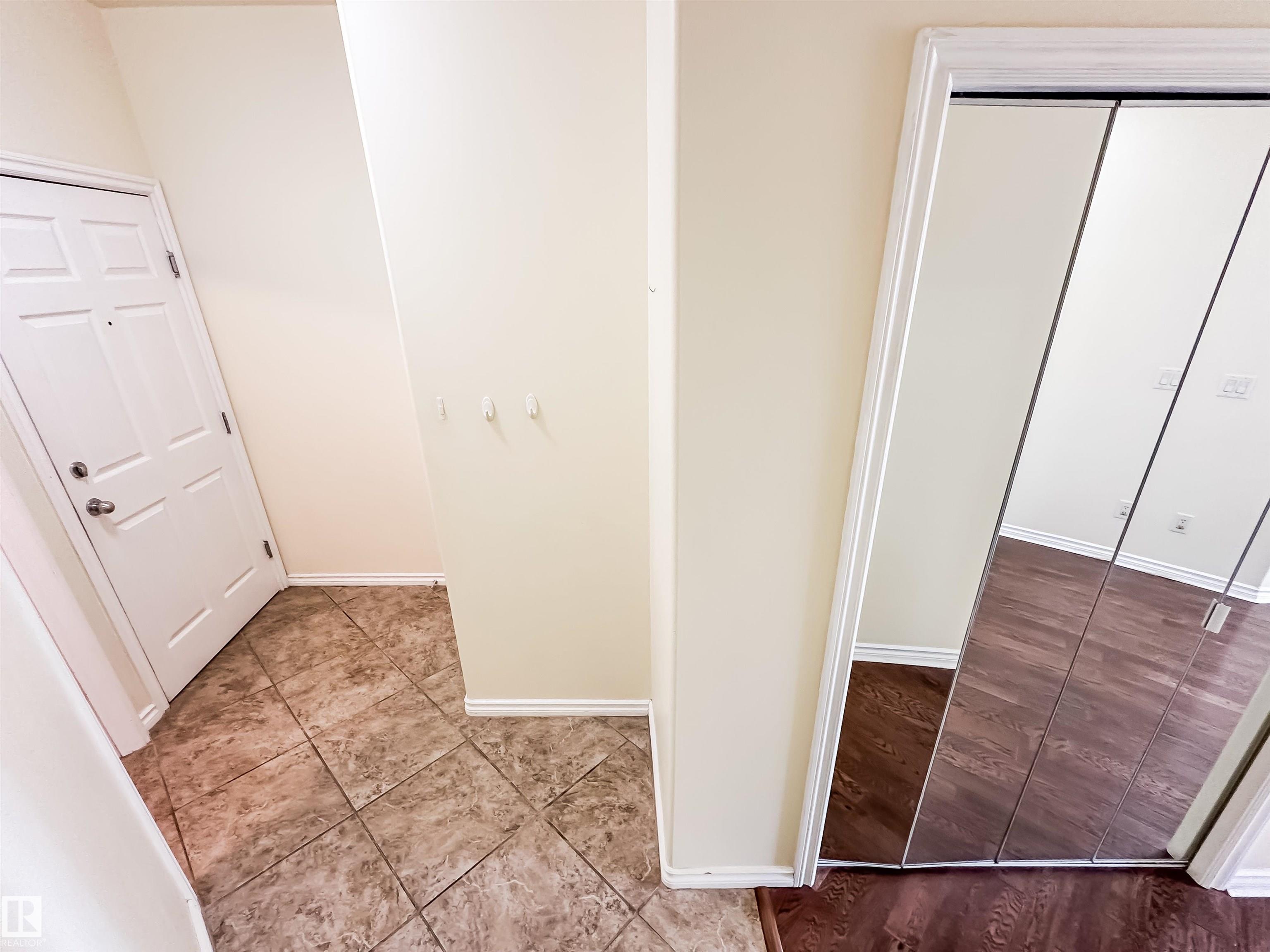https://zimg.paragon.ice.com/ParagonImages/Property/PM/RAE/225399540/6/0/0/7dfd821b72c1c07f22f9d746444e3a57/1/e78ad85d7256d19affbc48cdab36248b/225399540-0D1B0194-7254-4749-BA53-E4D3D4F41CCB.JPG