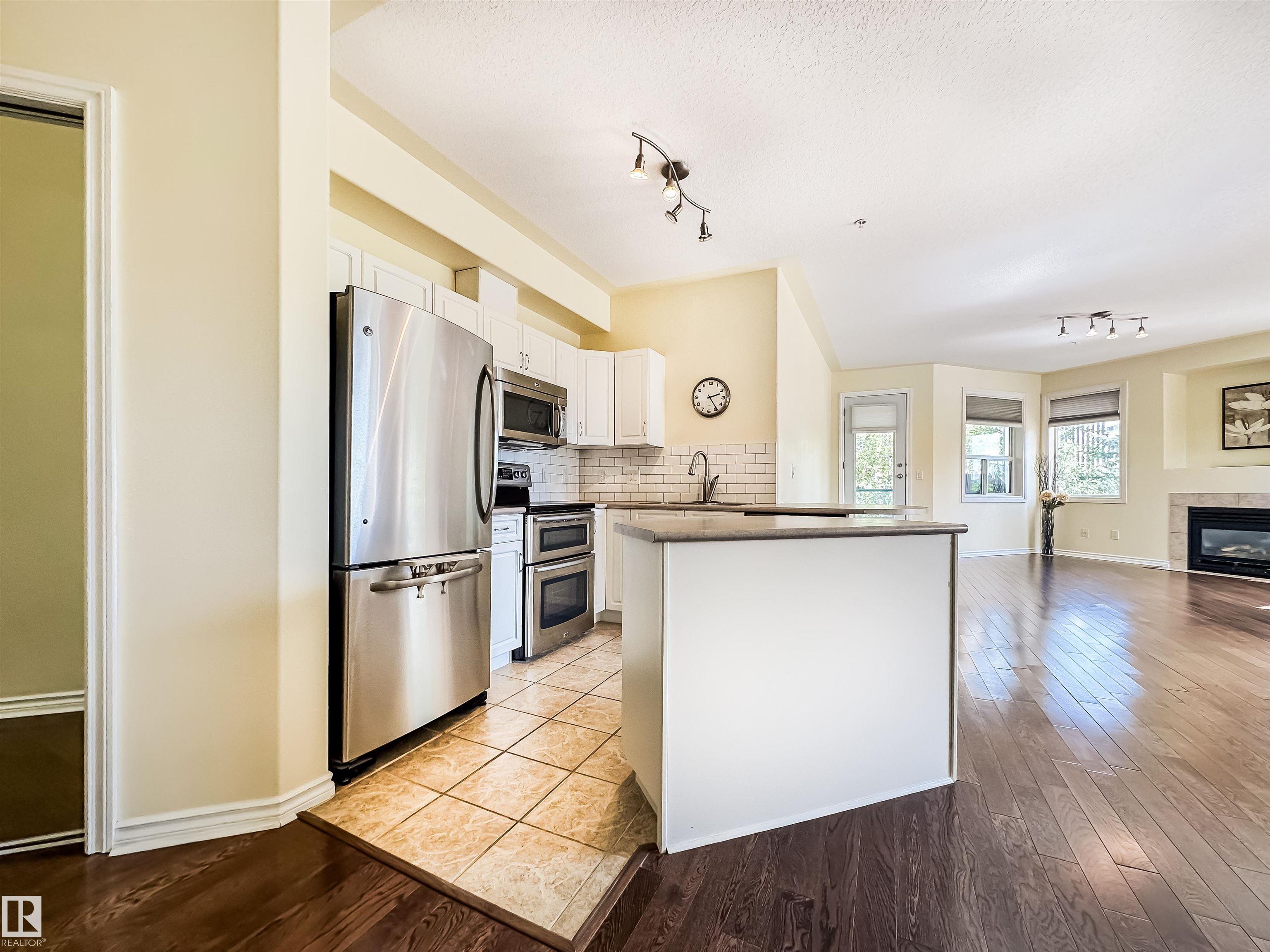 https://zimg.paragon.ice.com/ParagonImages/Property/PM/RAE/225399540/9/0/0/ced11bb3232700f0564c995fb1f6c719/1/e78ad85d7256d19affbc48cdab36248b/225399540-D6FB6B0F-1D6C-4902-B45D-BDE56FA372E0.JPG