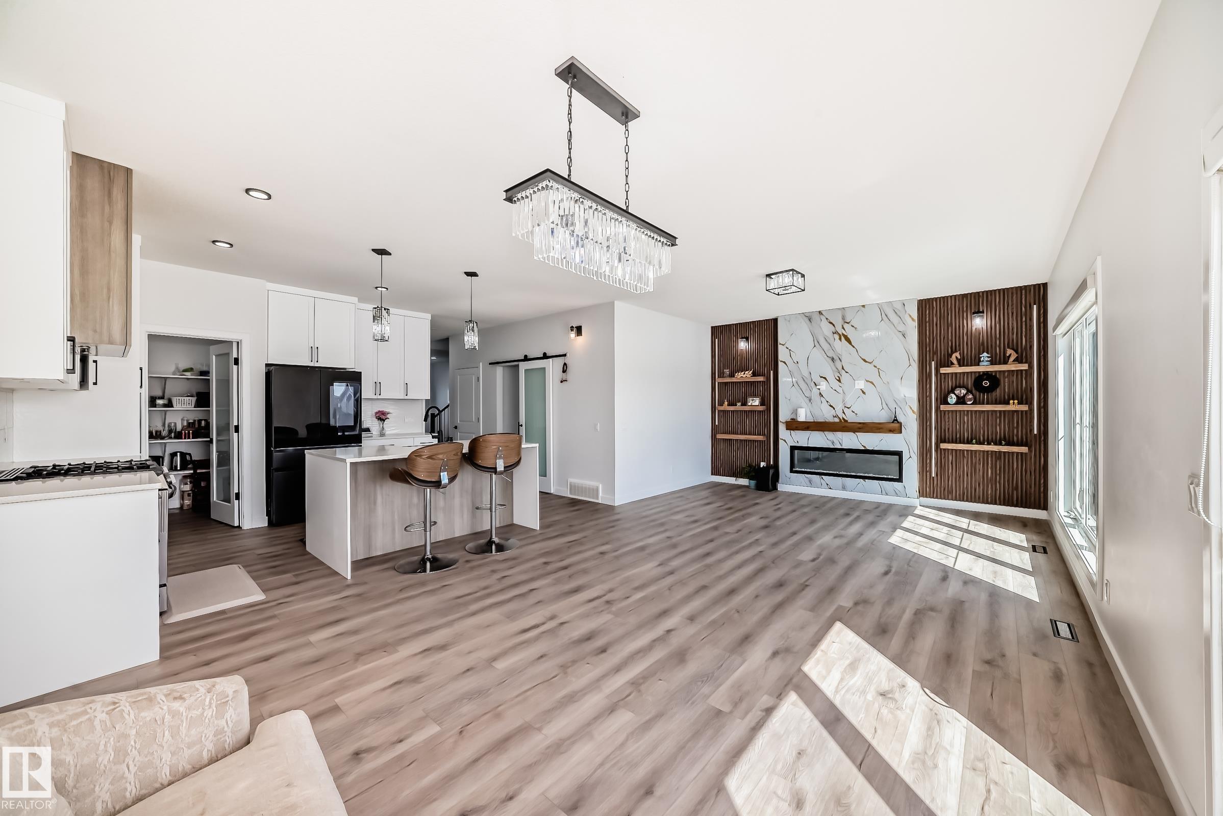 https://zimg.paragon.ice.com/ParagonImages/Property/PM/RAE/225399546/14/0/0/a21fdf7eded0e18b3567aecce0614b40/1/346d04ac007cb17f7126784b13070f8c/225399546-ad350672-6c47-491e-80ed-428f44a607f5.JPG