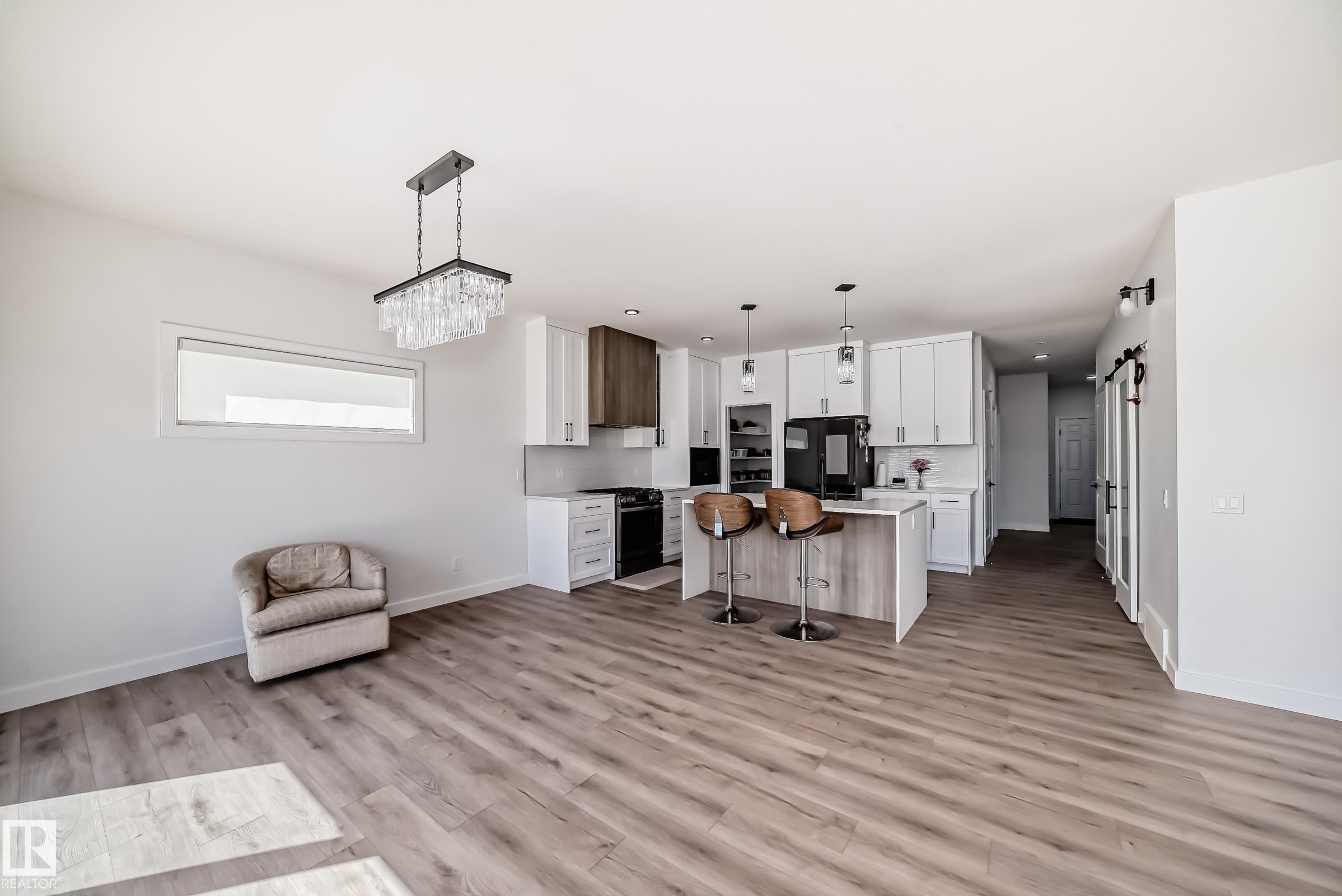https://zimg.paragon.ice.com/ParagonImages/Property/PM/RAE/225399546/15/0/0/e916346eb787941c38adec788524669c/1/346d04ac007cb17f7126784b13070f8c/225399546-30d7b95a-e349-4132-ab12-c74b93fdfd71.JPG