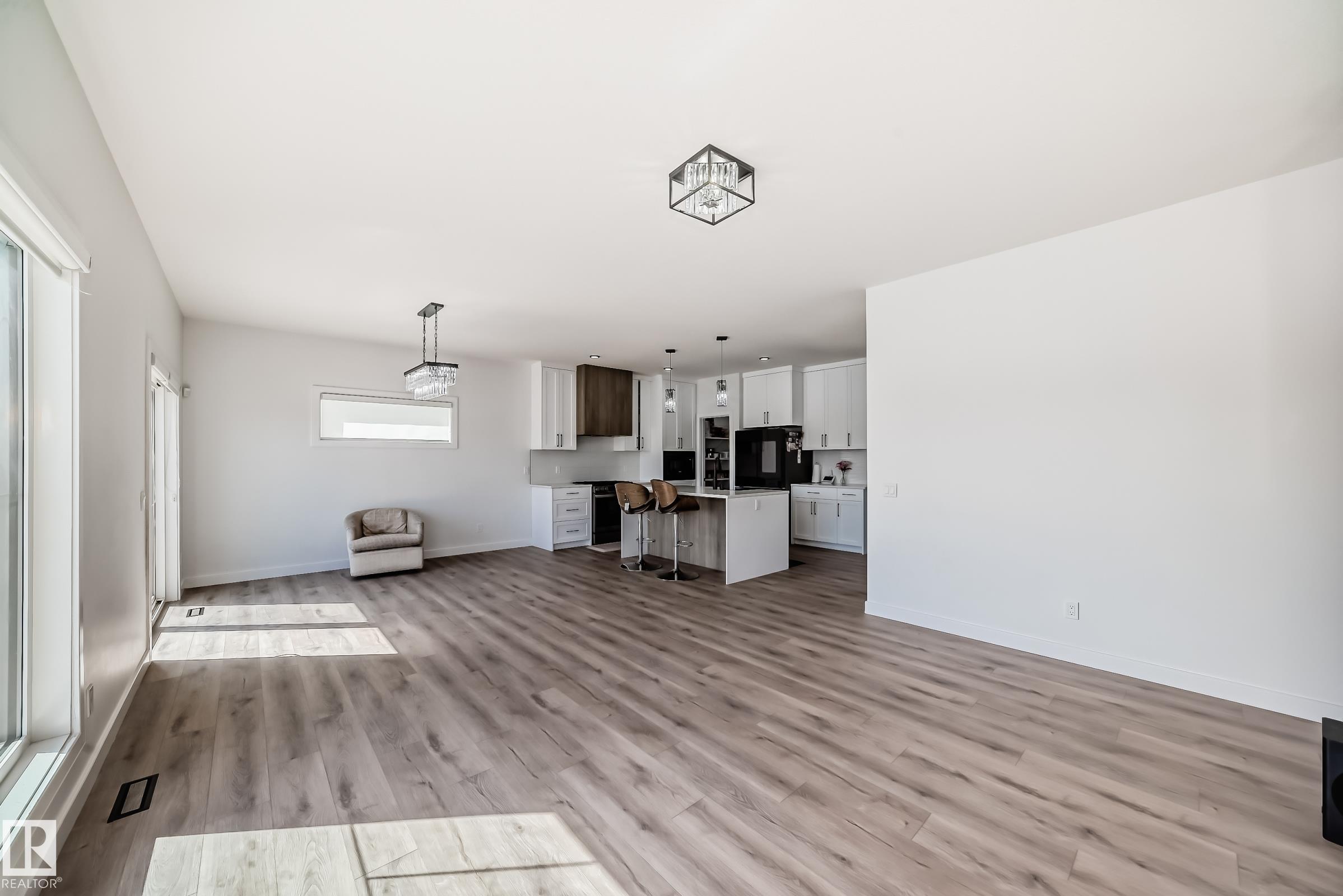 https://zimg.paragon.ice.com/ParagonImages/Property/PM/RAE/225399546/20/0/0/66fe8c5c1022128c84d6cdd7ab7c766f/1/346d04ac007cb17f7126784b13070f8c/225399546-3e4930ee-9a9b-4419-a33c-2fd2d0fe6ce0.JPG