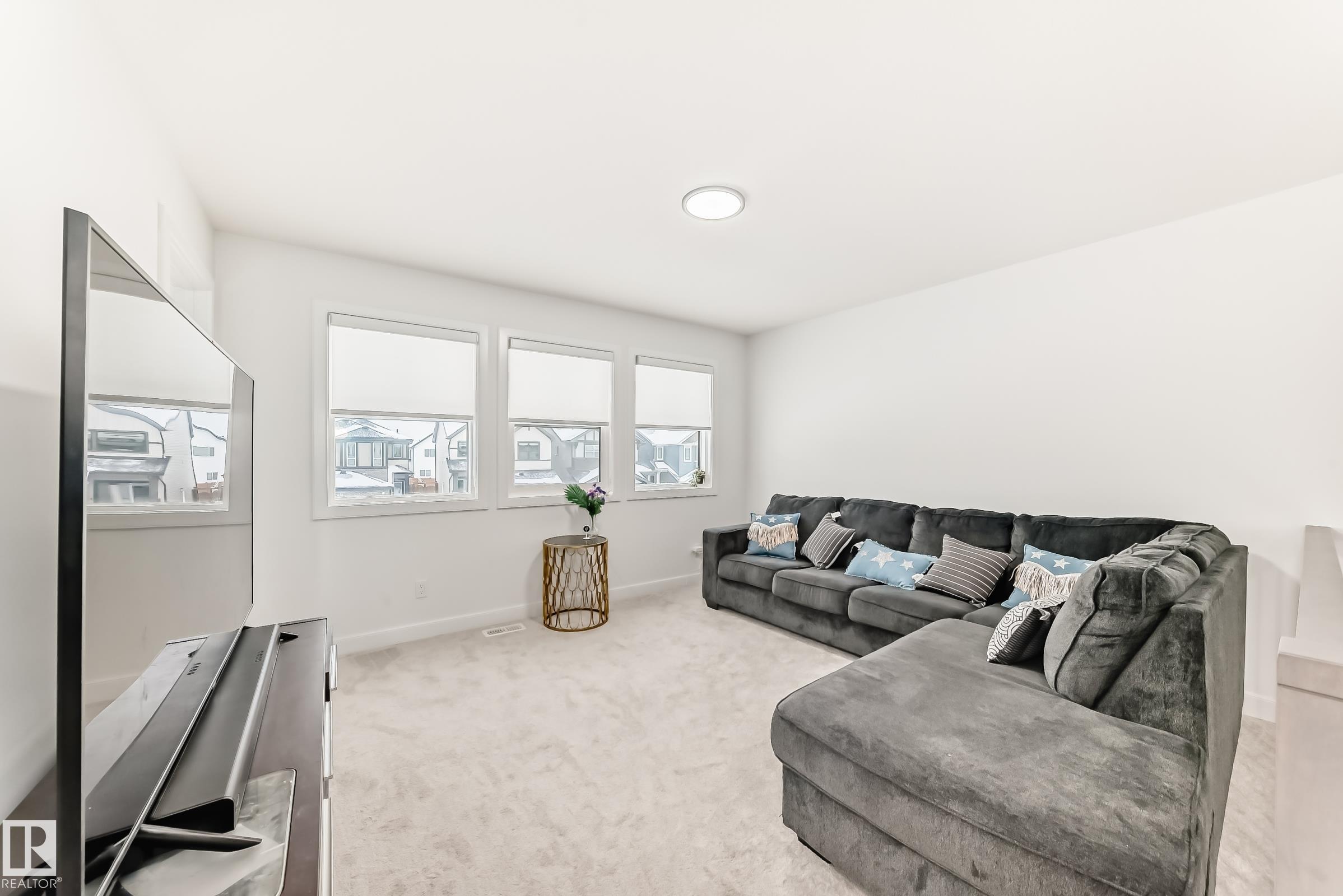 https://zimg.paragon.ice.com/ParagonImages/Property/PM/RAE/225399546/30/0/0/ff8349998f5298be406a2648727acdf5/1/346d04ac007cb17f7126784b13070f8c/225399546-9D996803-9655-47DE-9801-565746CB5E0F.JPG