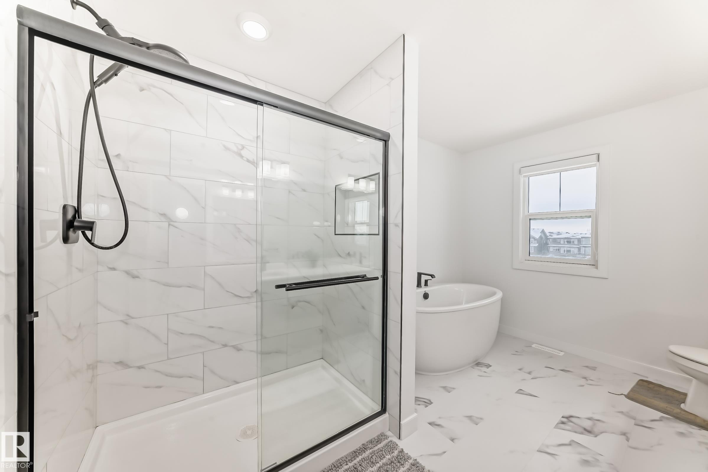 https://zimg.paragon.ice.com/ParagonImages/Property/PM/RAE/225399546/38/0/0/d0ca0a392ff5879308a6787e63651755/1/346d04ac007cb17f7126784b13070f8c/225399546-CA783E7C-3035-4DAB-B6E4-013D622B9A88.JPG