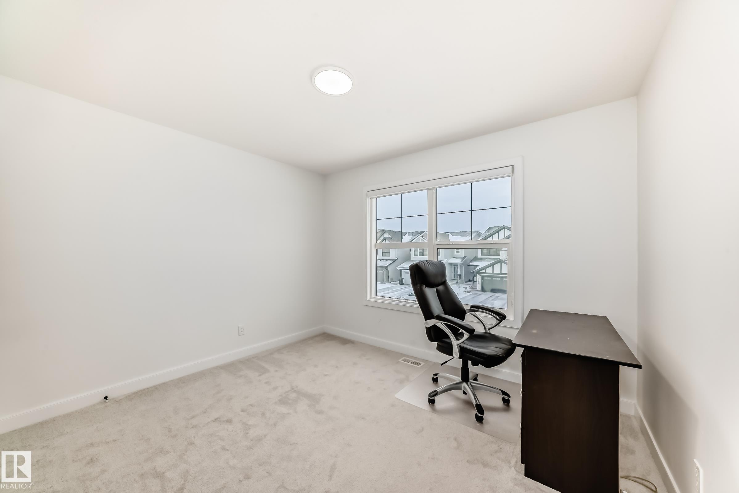 https://zimg.paragon.ice.com/ParagonImages/Property/PM/RAE/225399546/40/0/0/30a35dccc2bd5f7c136e169ac57a914e/1/346d04ac007cb17f7126784b13070f8c/225399546-9F1AAE3C-E7BF-4164-AFE0-7789703FBF61.JPG