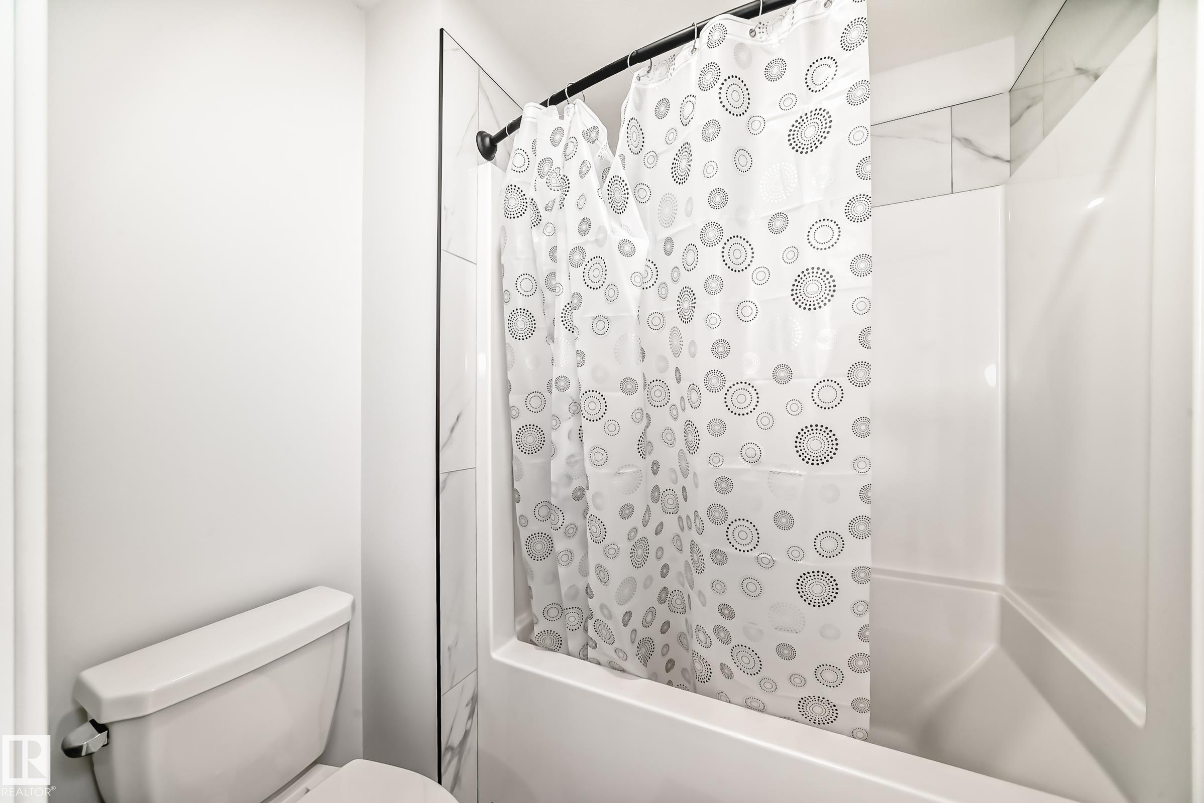 https://zimg.paragon.ice.com/ParagonImages/Property/PM/RAE/225399546/47/0/0/7a768d3c809aa7bf6fb9db05d391ef32/1/346d04ac007cb17f7126784b13070f8c/225399546-832BBEAF-1E7B-40AF-BE4C-C3733041220B.JPG
