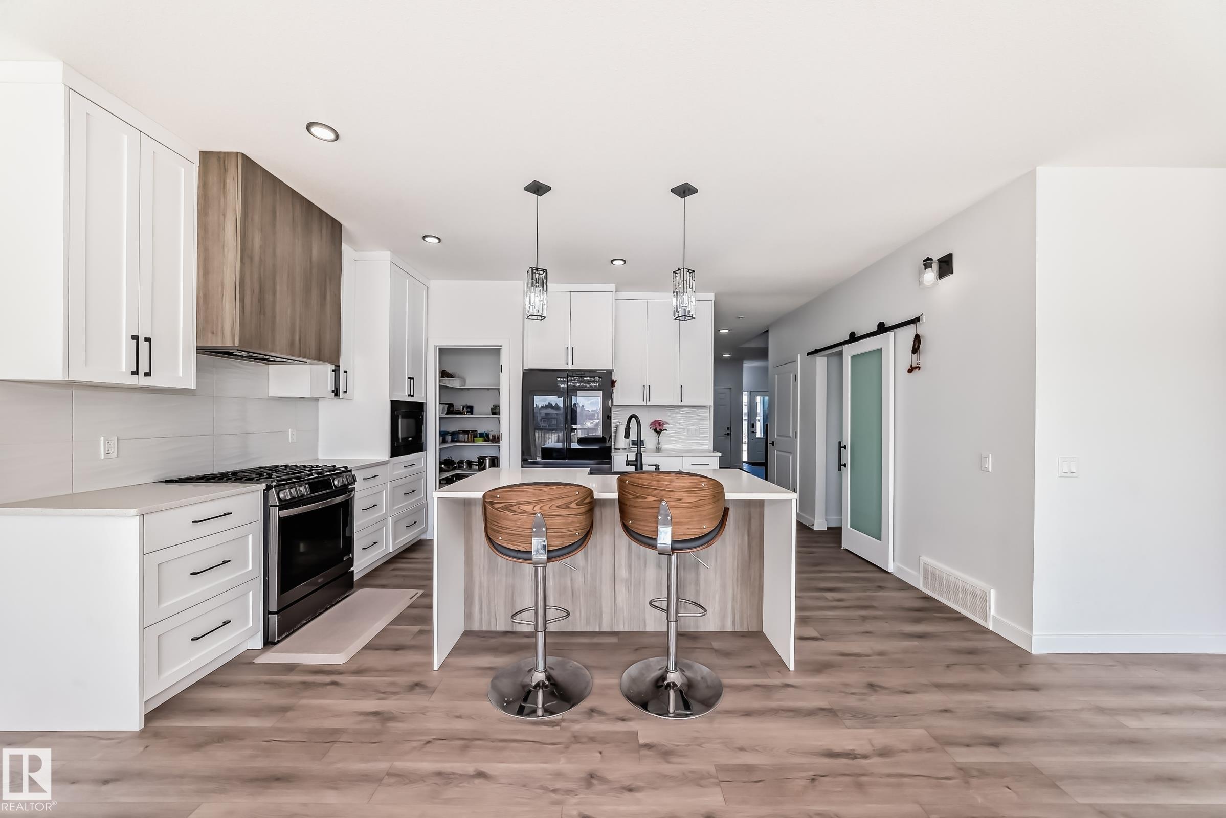 https://zimg.paragon.ice.com/ParagonImages/Property/PM/RAE/225399546/5/0/0/fb34f30918fd13a73957ee0201c8a66b/1/346d04ac007cb17f7126784b13070f8c/225399546-d500770a-32a4-492d-81bc-47bfe04777d0.JPG