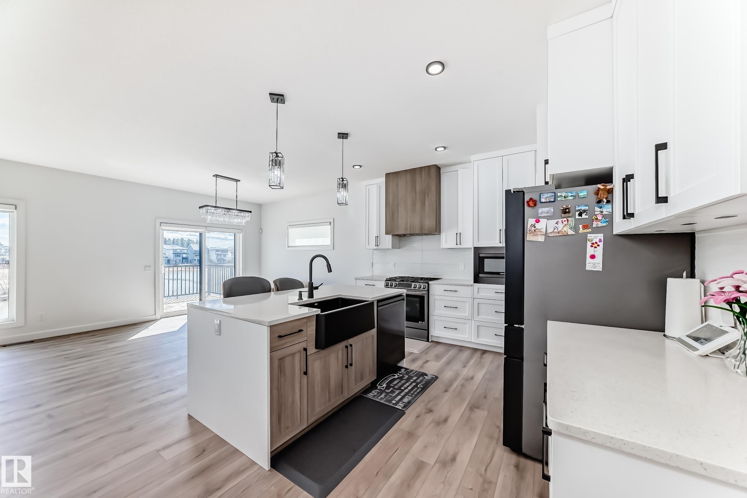 https://zimg.paragon.ice.com/ParagonImages/Property/PM/RAE/225399546/7/0/0/770f26beb348e8d979d9b81f265a2890/1/346d04ac007cb17f7126784b13070f8c/225399546-82009b87-def9-4362-8a24-7fd5e1851c35.JPG