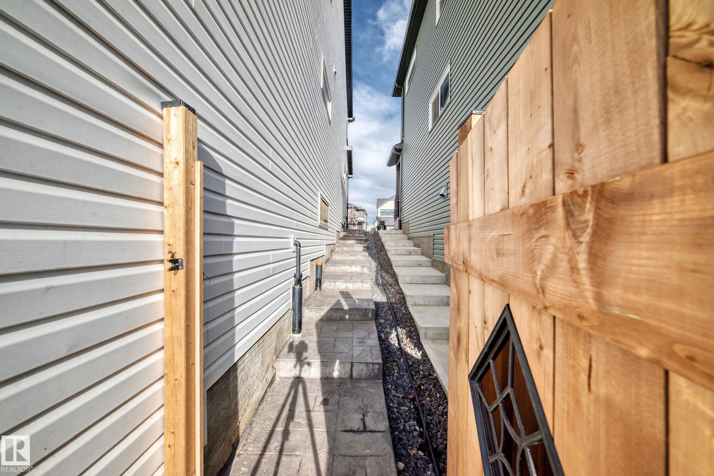 https://zimg.paragon.ice.com/ParagonImages/Property/PM/RAE/225399546/73/0/0/7d567c1267c98ef2aec67bf7a7b8ad47/1/346d04ac007cb17f7126784b13070f8c/225399546-80B69548-04BF-477B-806A-11BBF15C2446.JPG