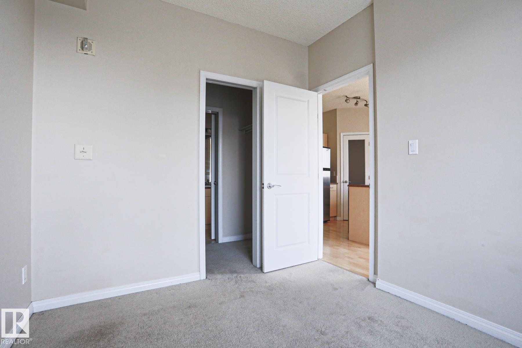 https://zimg.paragon.ice.com/ParagonImages/Property/PM/RAE/225399550/29/0/0/2b397bf6bd84d76f5d9c7d4ccd2122ab/1/b3d715c4e5f3815328fefe2573e8584f/225399550-bd9bea95-68a2-438d-9bd0-48a81f346b5d.JPG