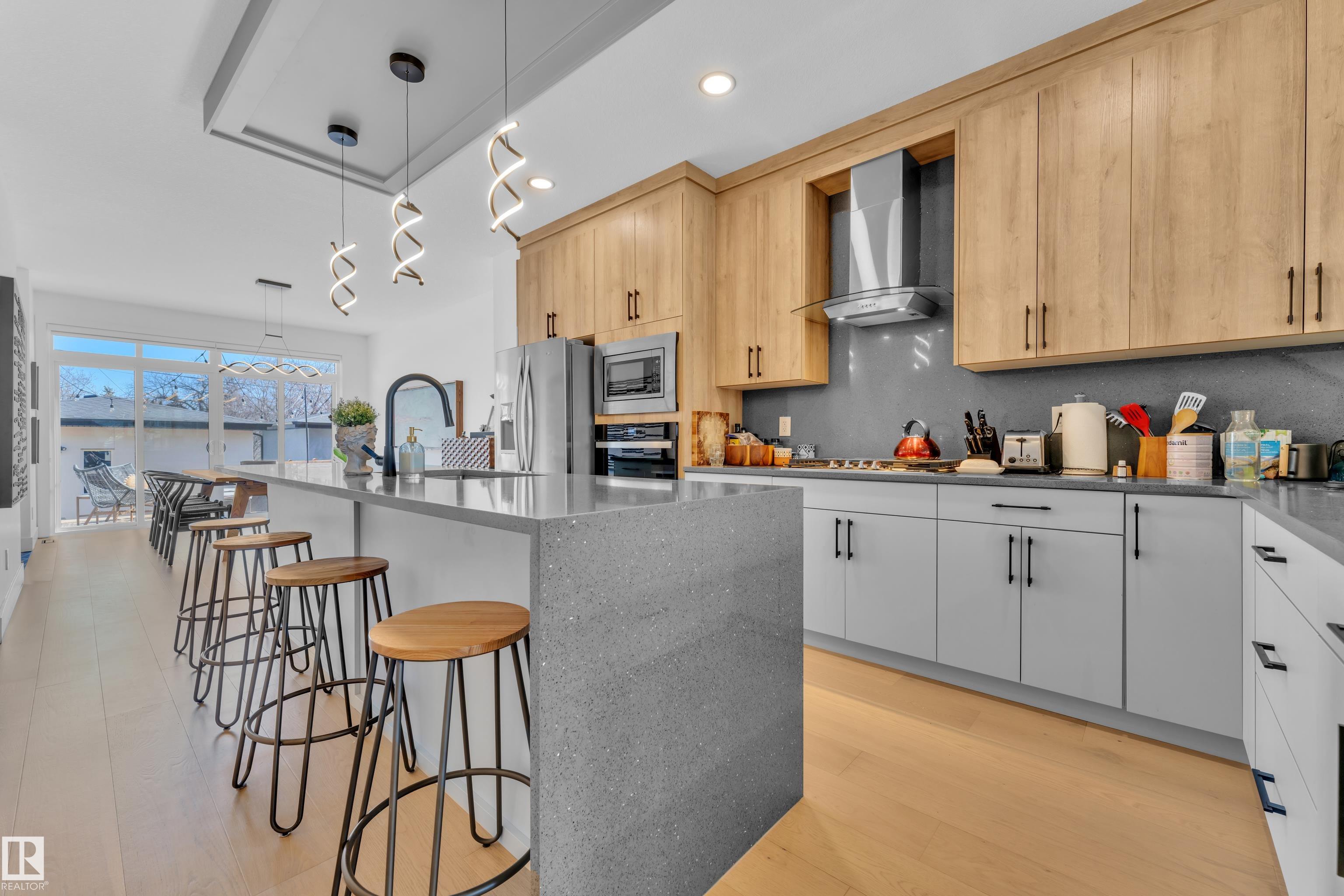 https://zimg.paragon.ice.com/ParagonImages/Property/PM/RAE/225399558/23/0/0/5c6835ef7b15098ff06a19e85294f1c1/1/9365ae2e1d826626492ebec858b382b1/225399558-ce47b2fb-6222-45c3-86f7-46e03717909e.JPG