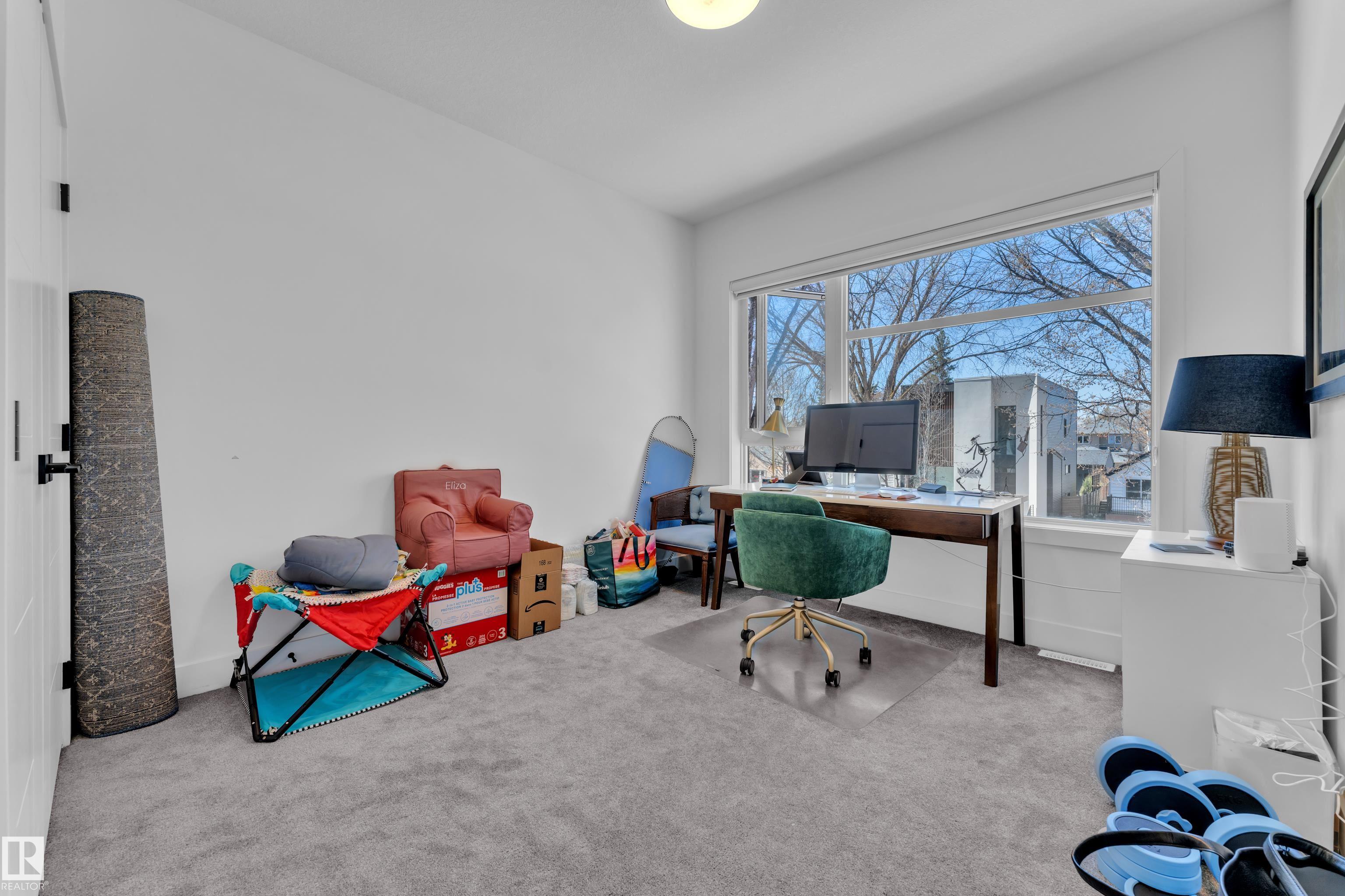 https://zimg.paragon.ice.com/ParagonImages/Property/PM/RAE/225399558/45/0/0/0e62ed43c67a69e1685e3700b0522e3d/1/9365ae2e1d826626492ebec858b382b1/225399558-e7d1a4dd-bd20-49bb-95c3-7ff0316c5744.JPG