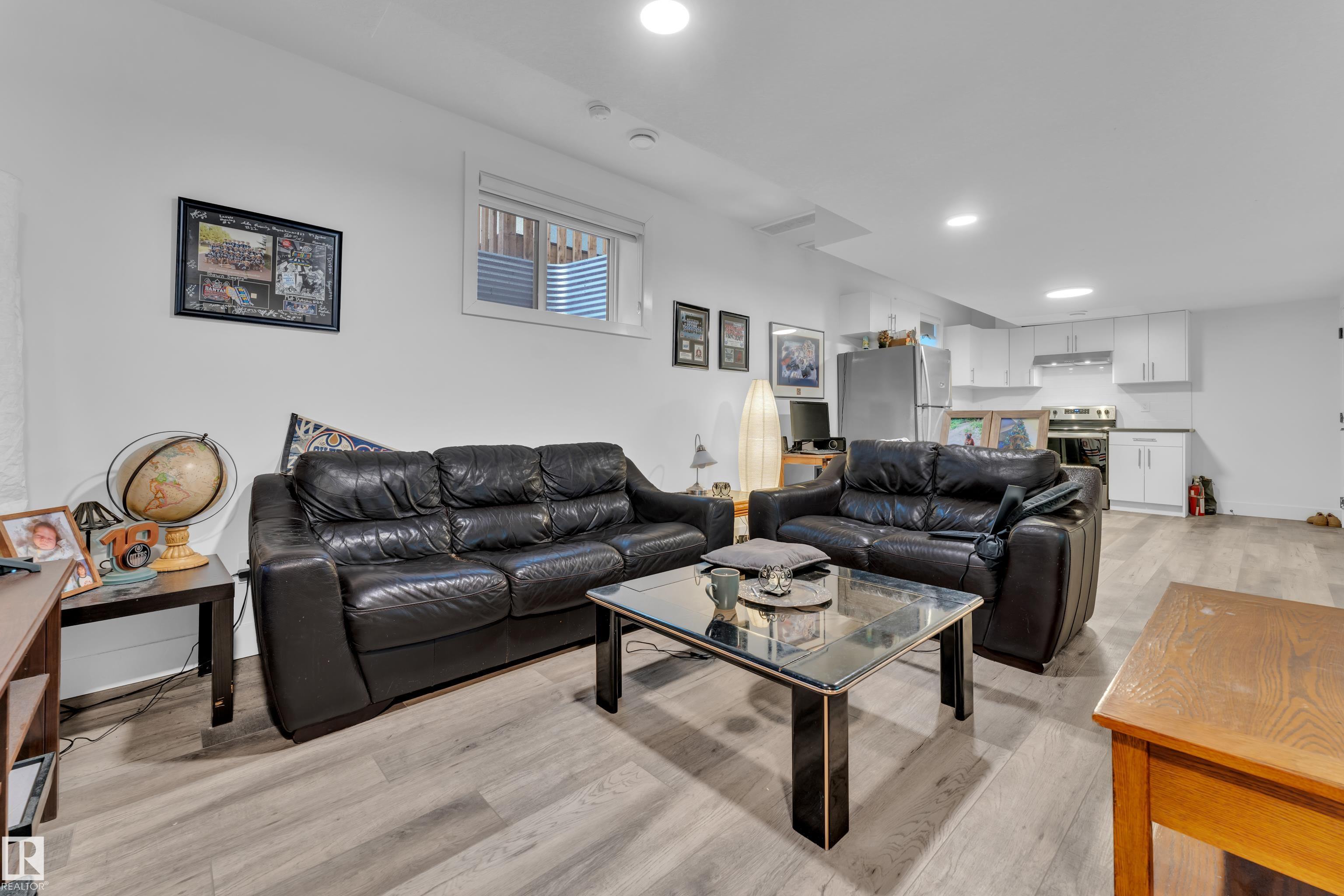 https://zimg.paragon.ice.com/ParagonImages/Property/PM/RAE/225399558/55/0/0/cf9091704c40c62319c800e3433cbe6e/1/9365ae2e1d826626492ebec858b382b1/225399558-15af4604-cdd1-444d-a186-ae8fc385f481.JPG