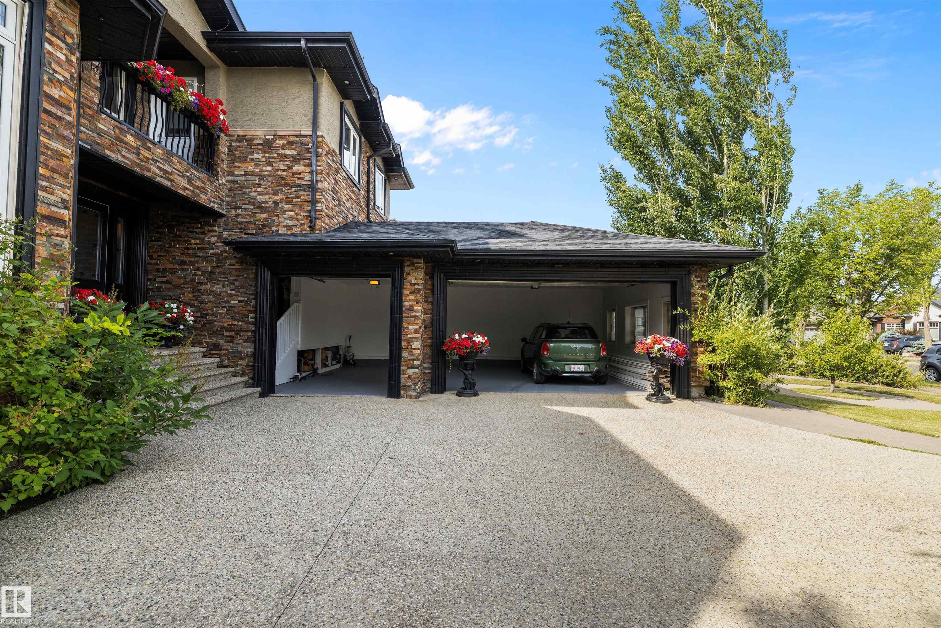 19 Oak Point, Oakmont, St. Albert
