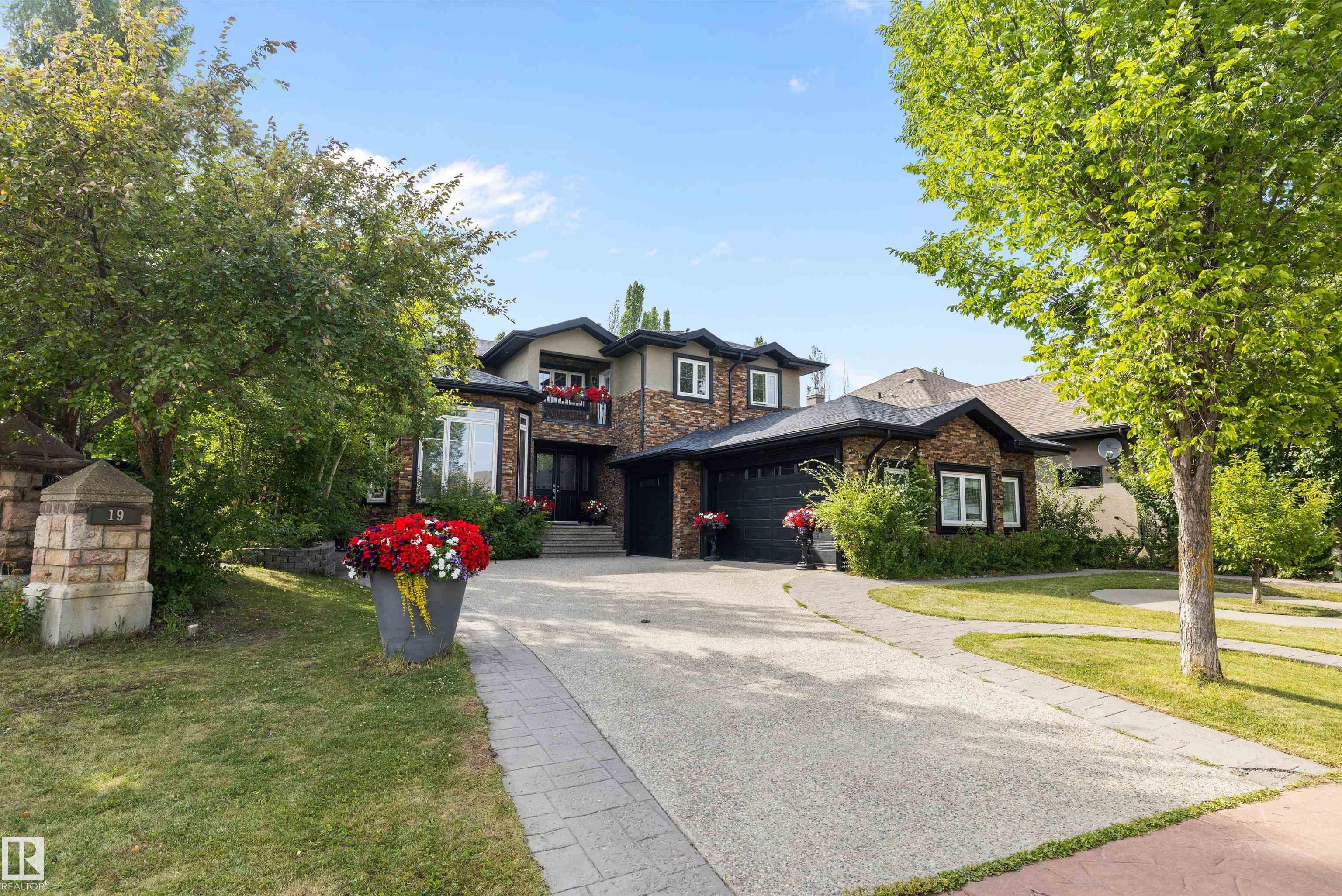 19 Oak Point, Oakmont, St. Albert