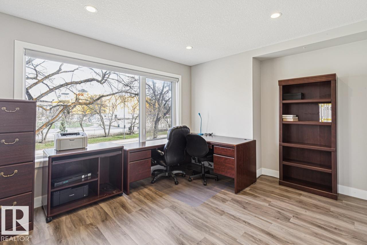 https://zimg.paragon.ice.com/ParagonImages/Property/PM/RAE/225399595/11/0/0/72ec9d1571bc2f04f25fdb55ca2da454/1/bfbf9b551de33195974b8d57db2837cb/225399595-31527c9c-a29a-41c1-b63b-d0e9fd493bd0.JPG