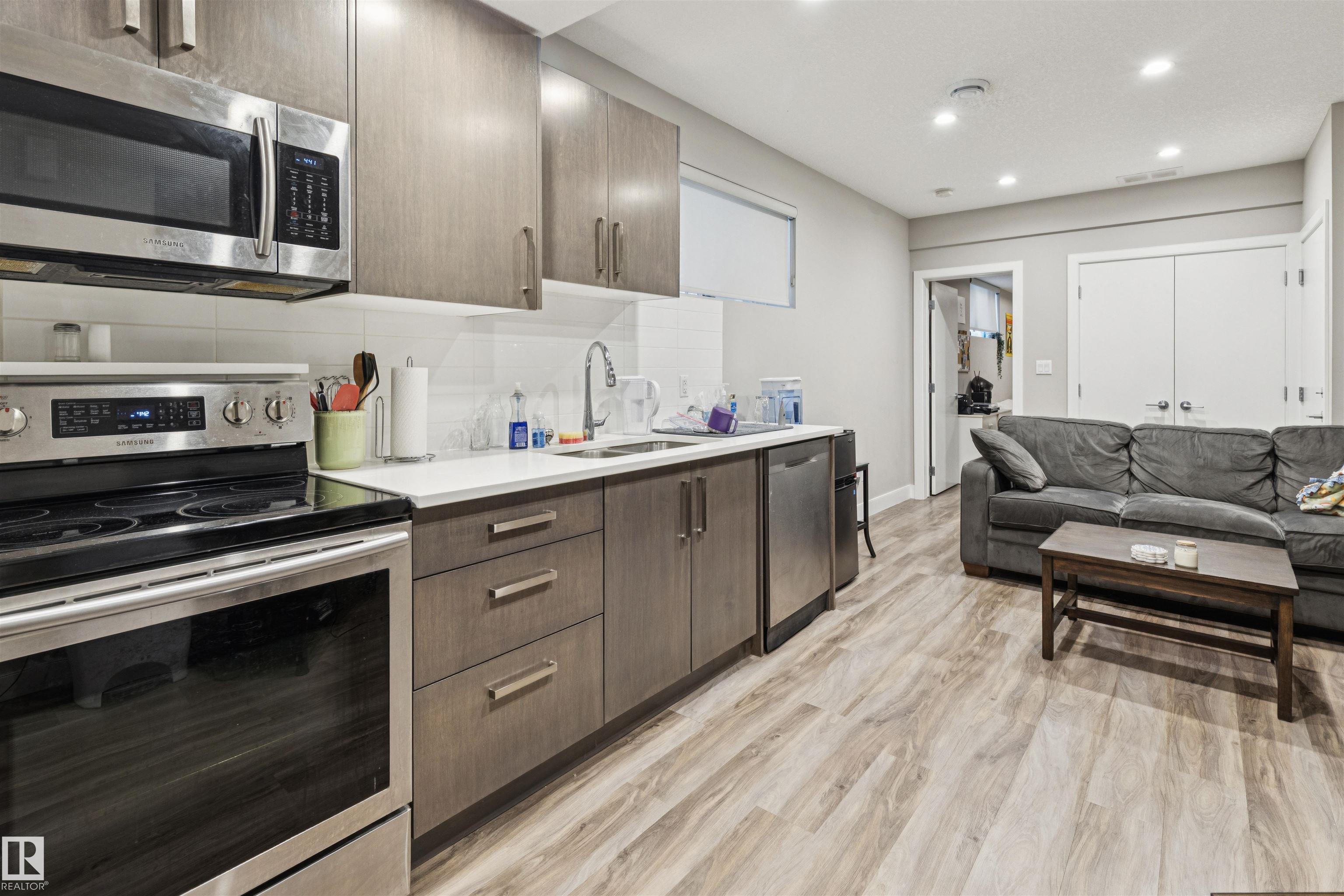 https://zimg.paragon.ice.com/ParagonImages/Property/PM/RAE/225399595/39/0/0/ac8e3f88d48047cdaca42d9511a75e78/1/bfbf9b551de33195974b8d57db2837cb/225399595-54b4511f-a2d4-4c8e-b5f9-719e676bb7af.JPG