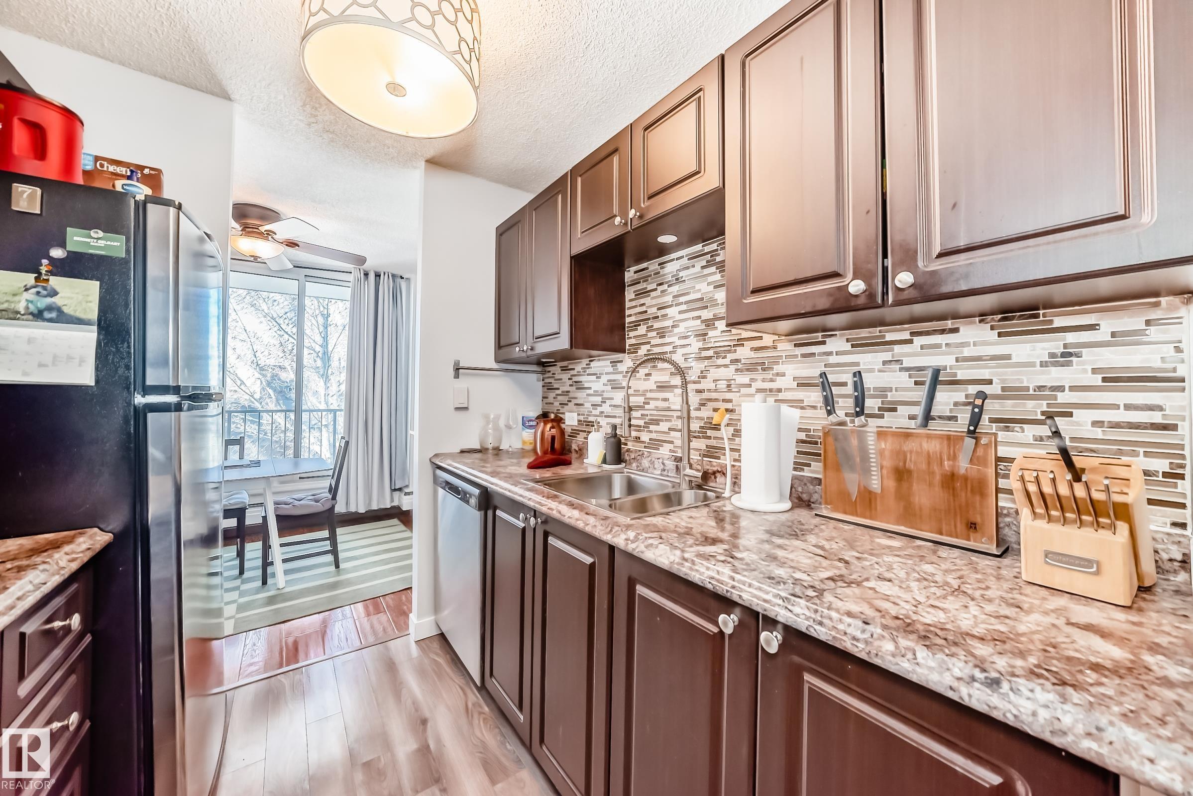 https://zimg.paragon.ice.com/ParagonImages/Property/PM/RAE/225399598/16/0/0/44ecc23bce3e8103392c56f6b0cca1d7/1/705223db10c7dba976948815da88e8fa/225399598-13a44a4f-19d2-483c-92b1-62b59739601f.JPG