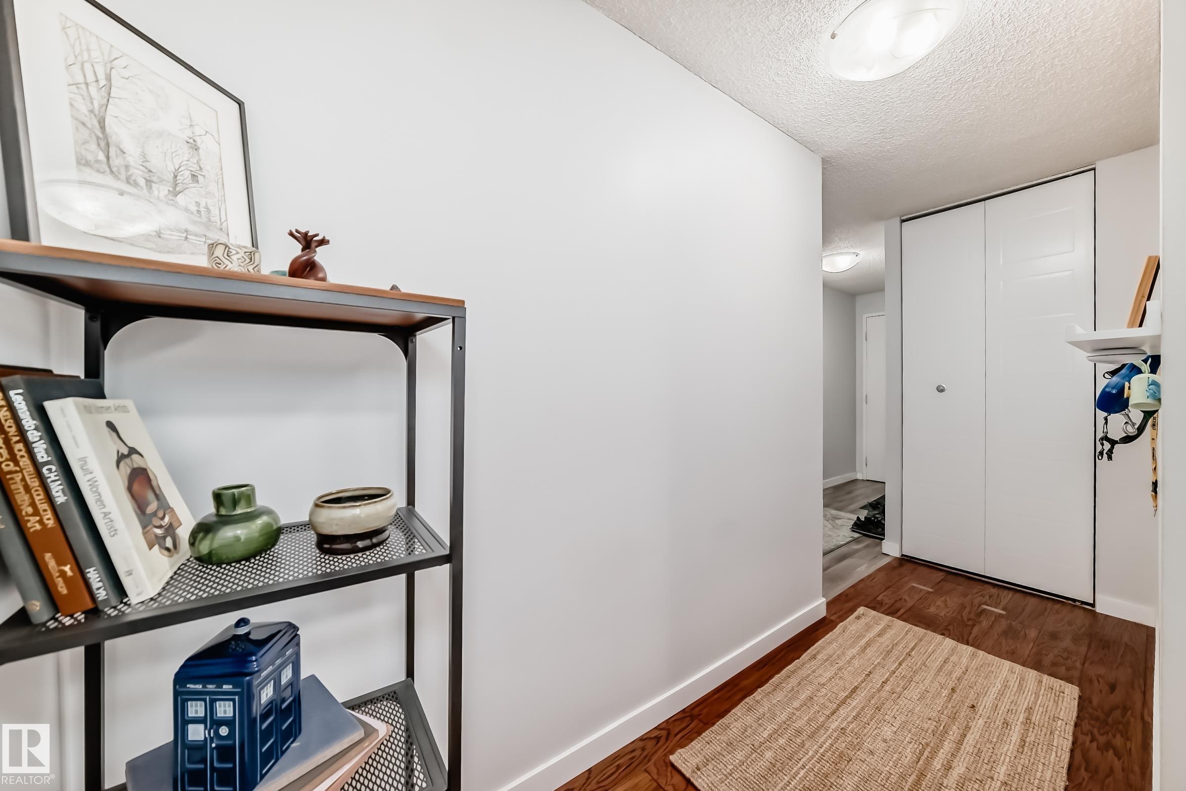 https://zimg.paragon.ice.com/ParagonImages/Property/PM/RAE/225399598/47/0/0/4fa396e2eb29ee1f59af9e64386226d7/1/705223db10c7dba976948815da88e8fa/225399598-f6c4fbe3-b9bb-4e36-9c08-32240ea36ea8.JPG
