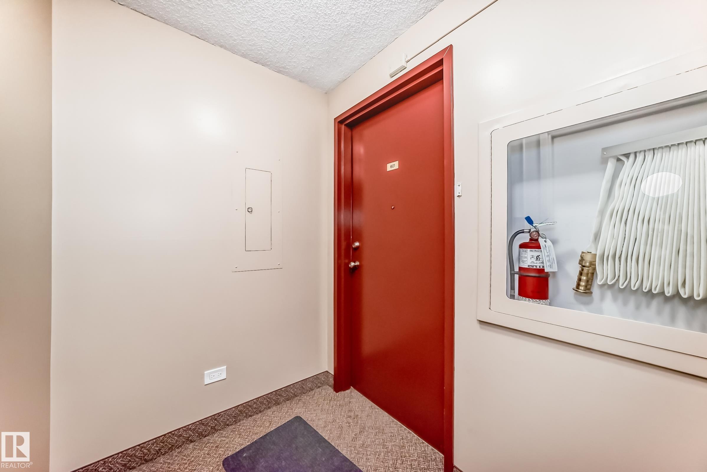 https://zimg.paragon.ice.com/ParagonImages/Property/PM/RAE/225399598/48/0/0/0b08626ed5025834b3875126a3fa56d6/1/705223db10c7dba976948815da88e8fa/225399598-0ea9371e-e482-4640-b066-52083ea66e85.JPG