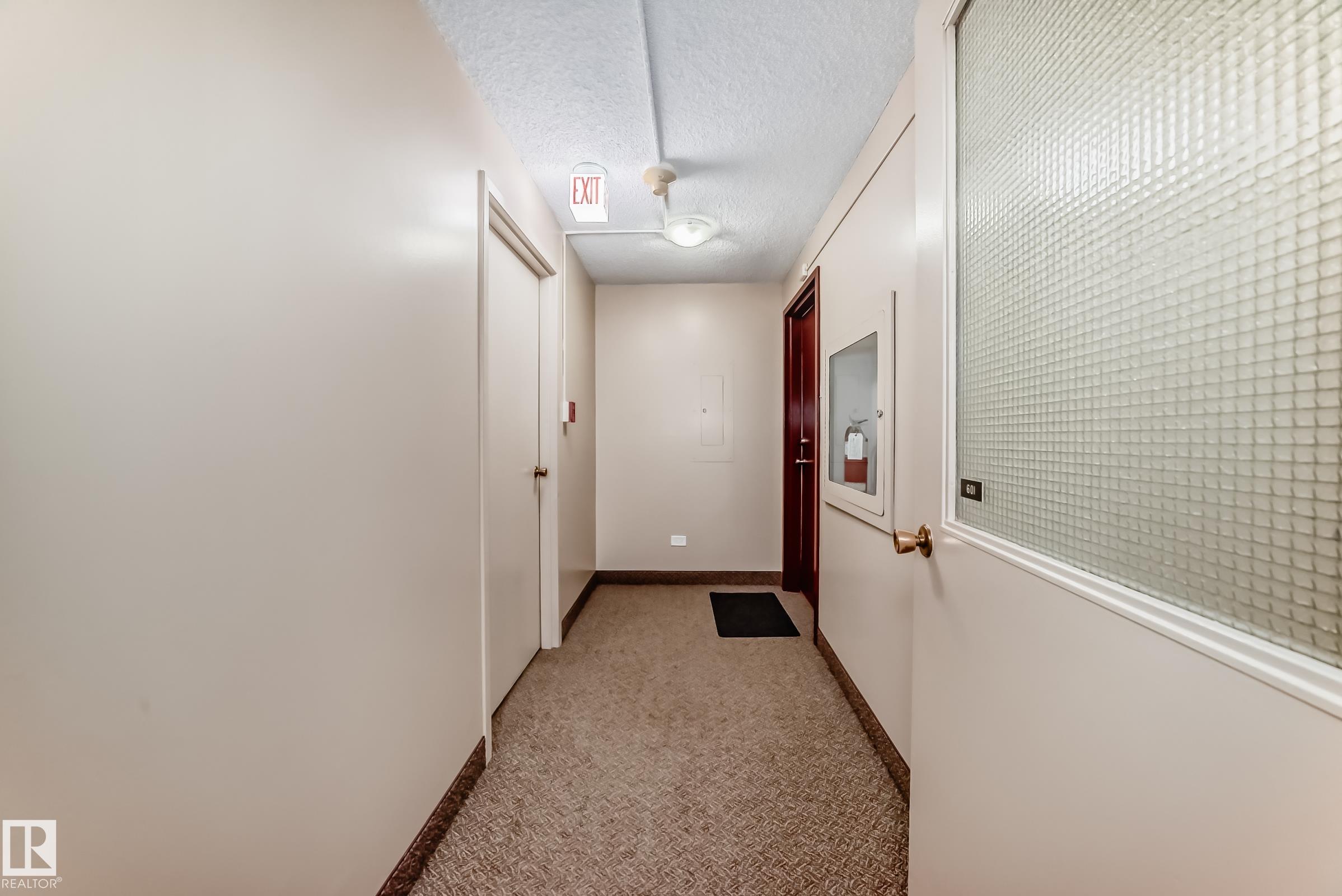 https://zimg.paragon.ice.com/ParagonImages/Property/PM/RAE/225399598/50/0/0/9bbac126a406afc6a3def33816918806/1/705223db10c7dba976948815da88e8fa/225399598-ad45f05a-d7e9-4b4e-837a-67d2e473832f.JPG