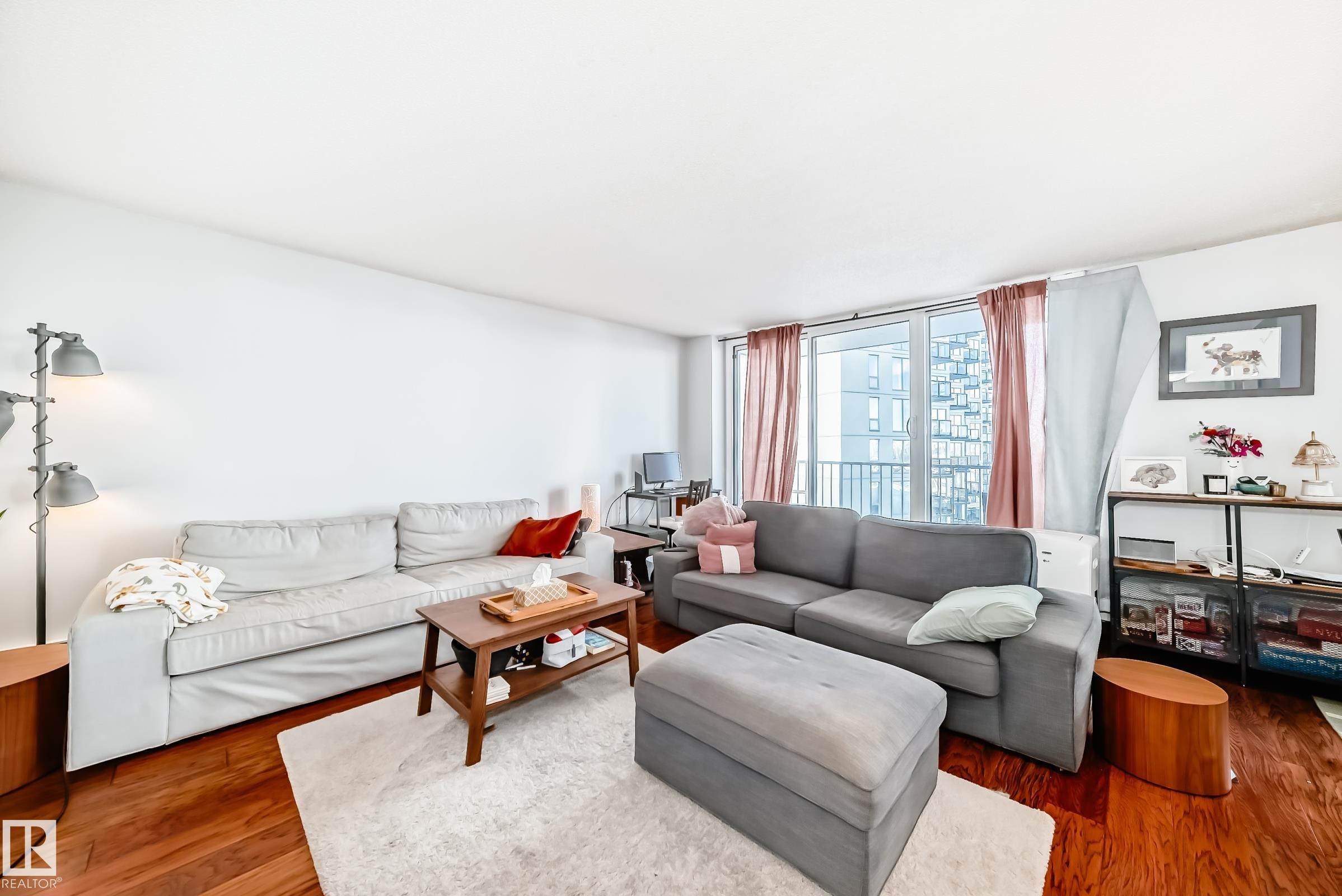 https://zimg.paragon.ice.com/ParagonImages/Property/PM/RAE/225399598/8/0/0/2ec206b95464e159f484bb21ead84e59/1/705223db10c7dba976948815da88e8fa/225399598-0b065da8-f2ae-4e8f-84f5-7228990efecd.JPG