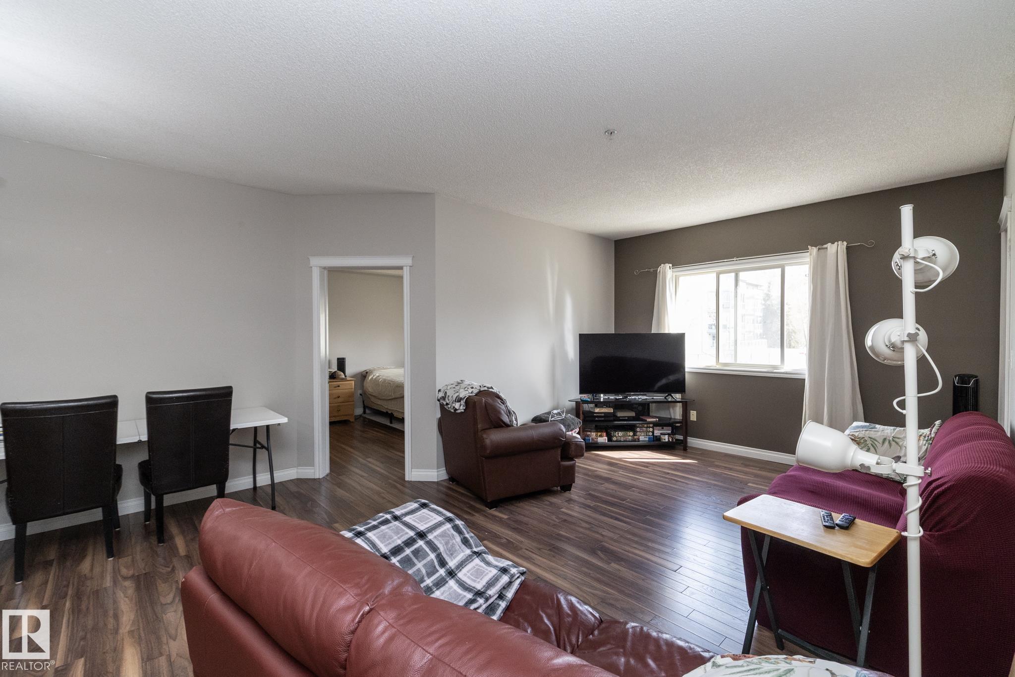 https://zimg.paragon.ice.com/ParagonImages/Property/PM/RAE/225399600/8/0/0/c26c538698531feea07803f2dd9fc7d9/1/fd76cec59daba7b1c2d7757598e2543a/225399600-99ac463d-f606-4c31-bc4e-7971e000800d.JPG