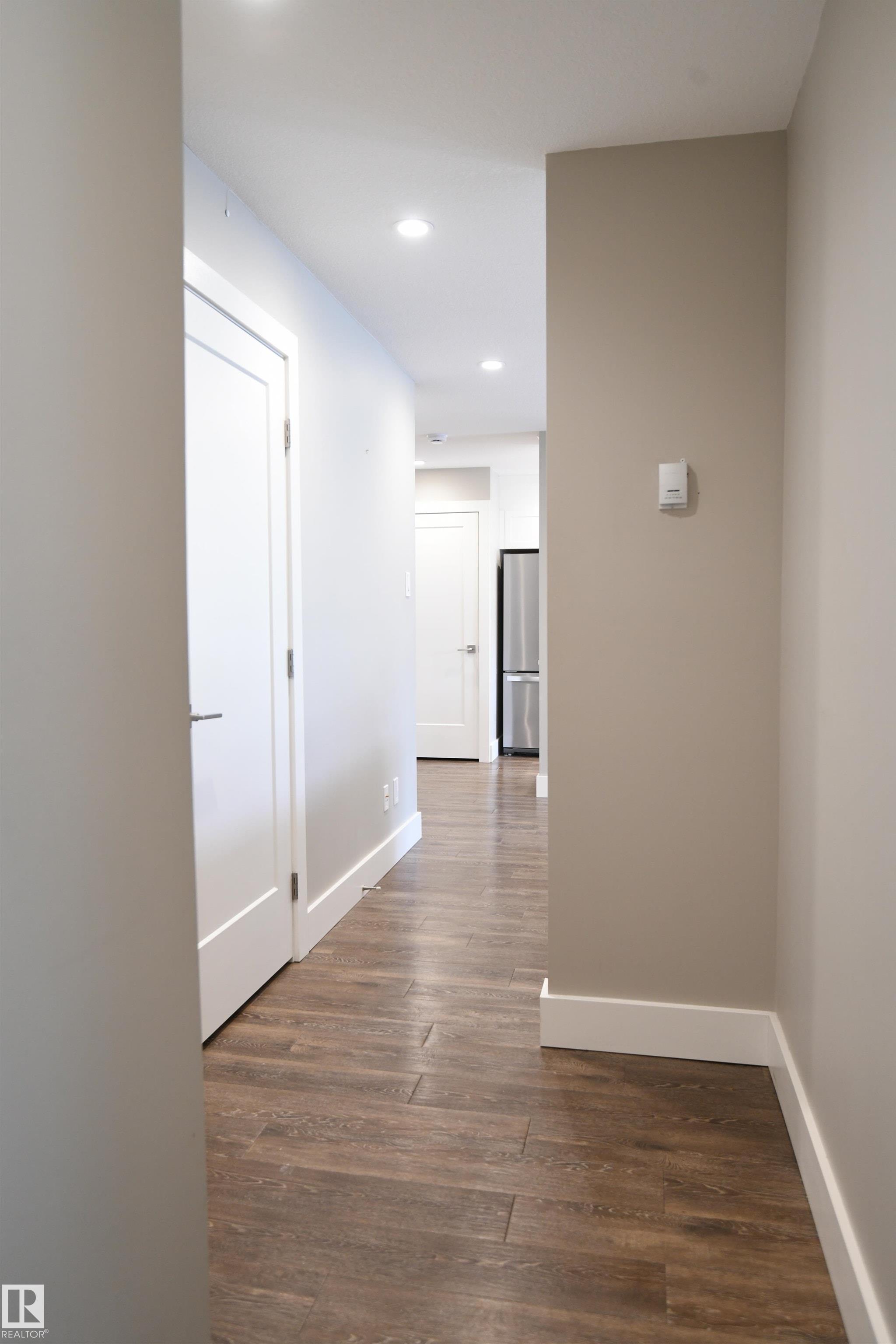 https://zimg.paragon.ice.com/ParagonImages/Property/PM/RAE/225399606/12/0/0/b1e1e2327b31409f8c0dff95d53b368b/1/d9b59ad9c193c12be65e6f1cbeddc03a/225399606-1415cae2-044b-4f50-aeae-97805d6b776a.JPG