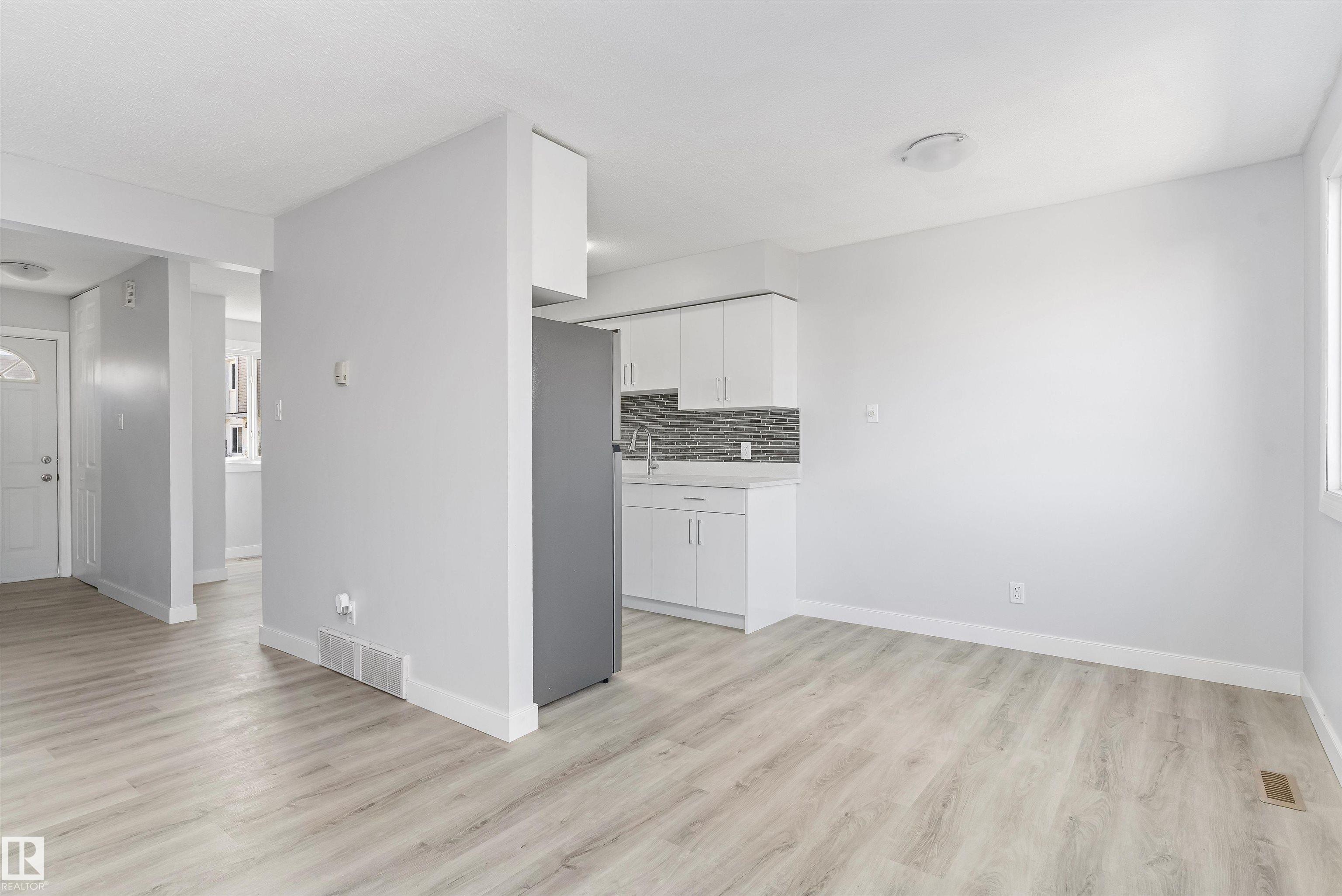 https://zimg.paragon.ice.com/ParagonImages/Property/PM/RAE/225399609/13/0/0/a466b745a405acbf0bbcbdb1a9b6fc9f/1/0a9731efc117d23f3ce069d2700ddd87/225399609-d81e67d3-bbaa-410a-b6a5-875177be01fe.JPG
