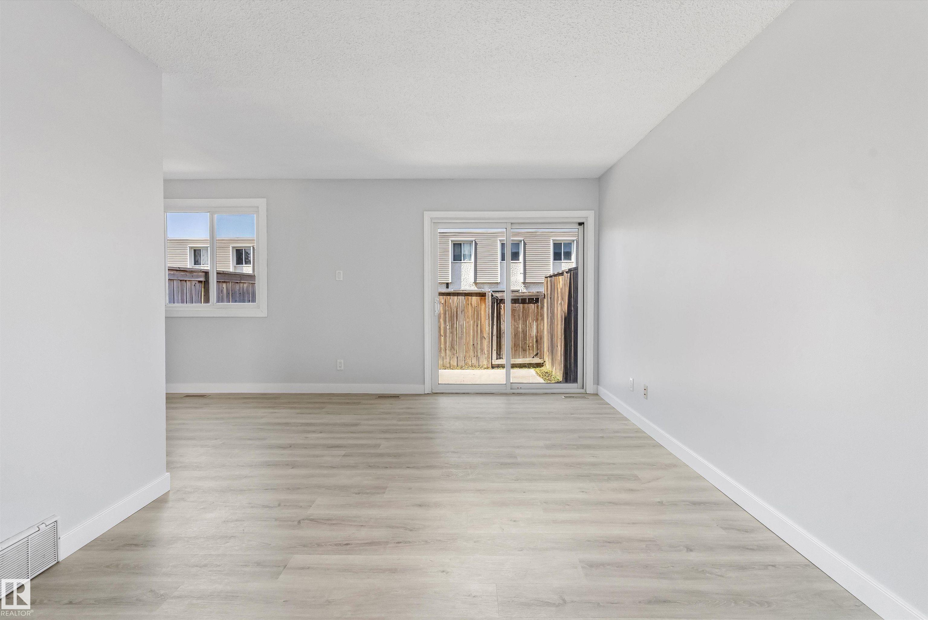 https://zimg.paragon.ice.com/ParagonImages/Property/PM/RAE/225399609/16/0/0/dd93b788769ef070e0685cd89bc29307/1/0a9731efc117d23f3ce069d2700ddd87/225399609-7beb8512-b00a-4186-b4b7-32e7d9b487c3.JPG