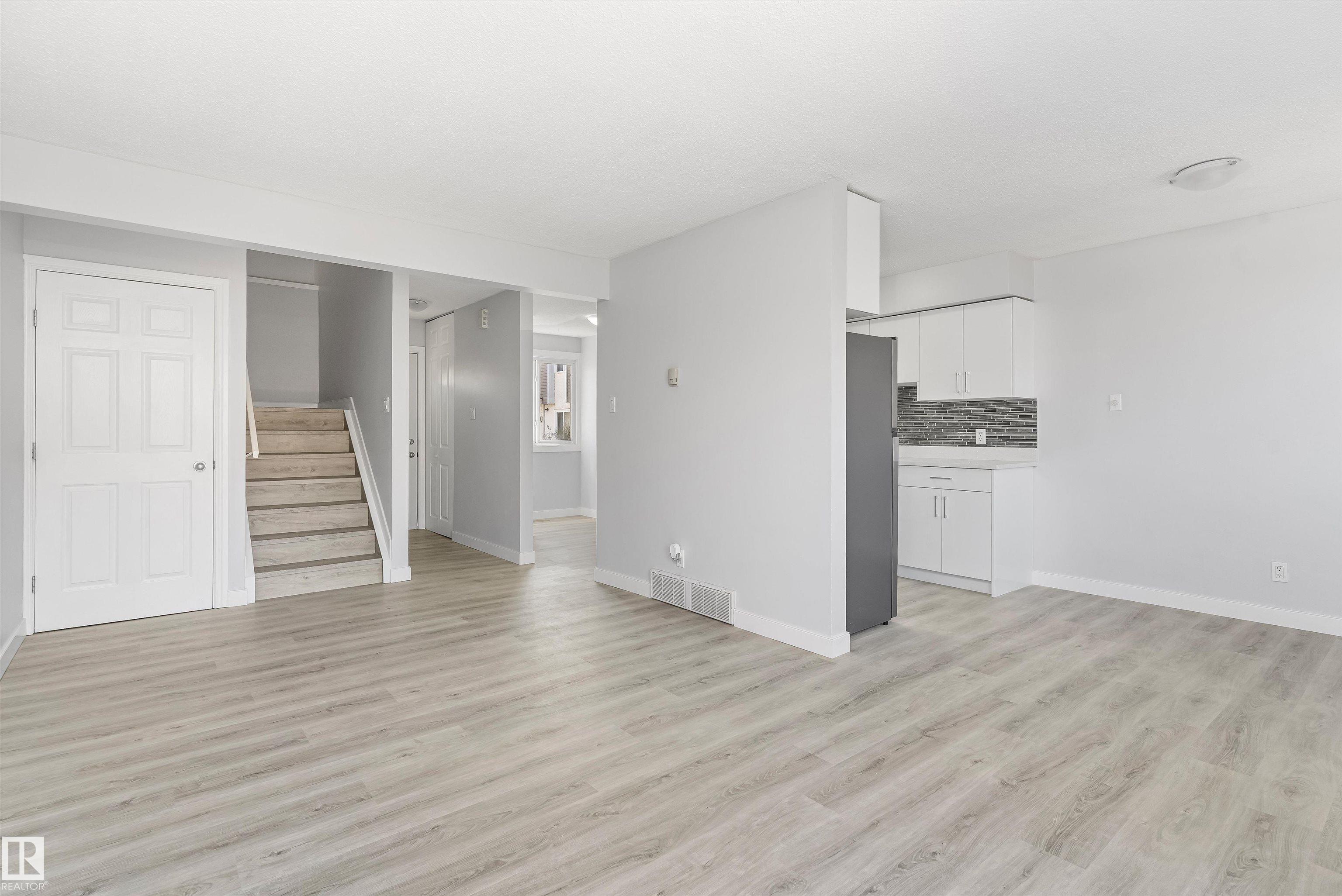 https://zimg.paragon.ice.com/ParagonImages/Property/PM/RAE/225399609/18/0/0/4590aeef5eed48a8d5b8343d3da86e8e/1/0a9731efc117d23f3ce069d2700ddd87/225399609-556da3d0-b364-474b-a176-761c286970fe.JPG