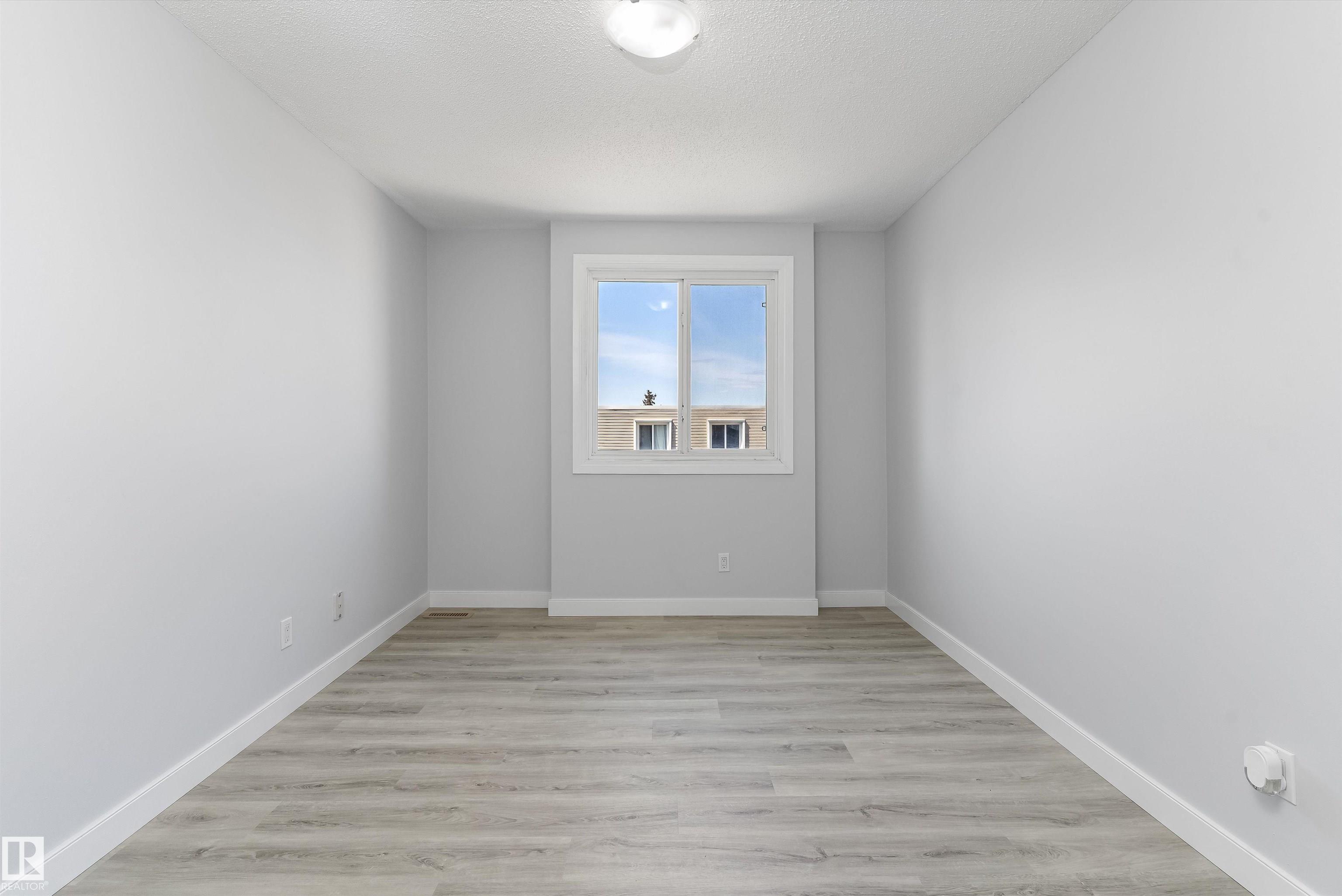 https://zimg.paragon.ice.com/ParagonImages/Property/PM/RAE/225399609/27/0/0/57796bc6883c3e96712628b58ea023f4/1/0a9731efc117d23f3ce069d2700ddd87/225399609-38661073-2042-4a44-9e32-f5f10e665316.JPG