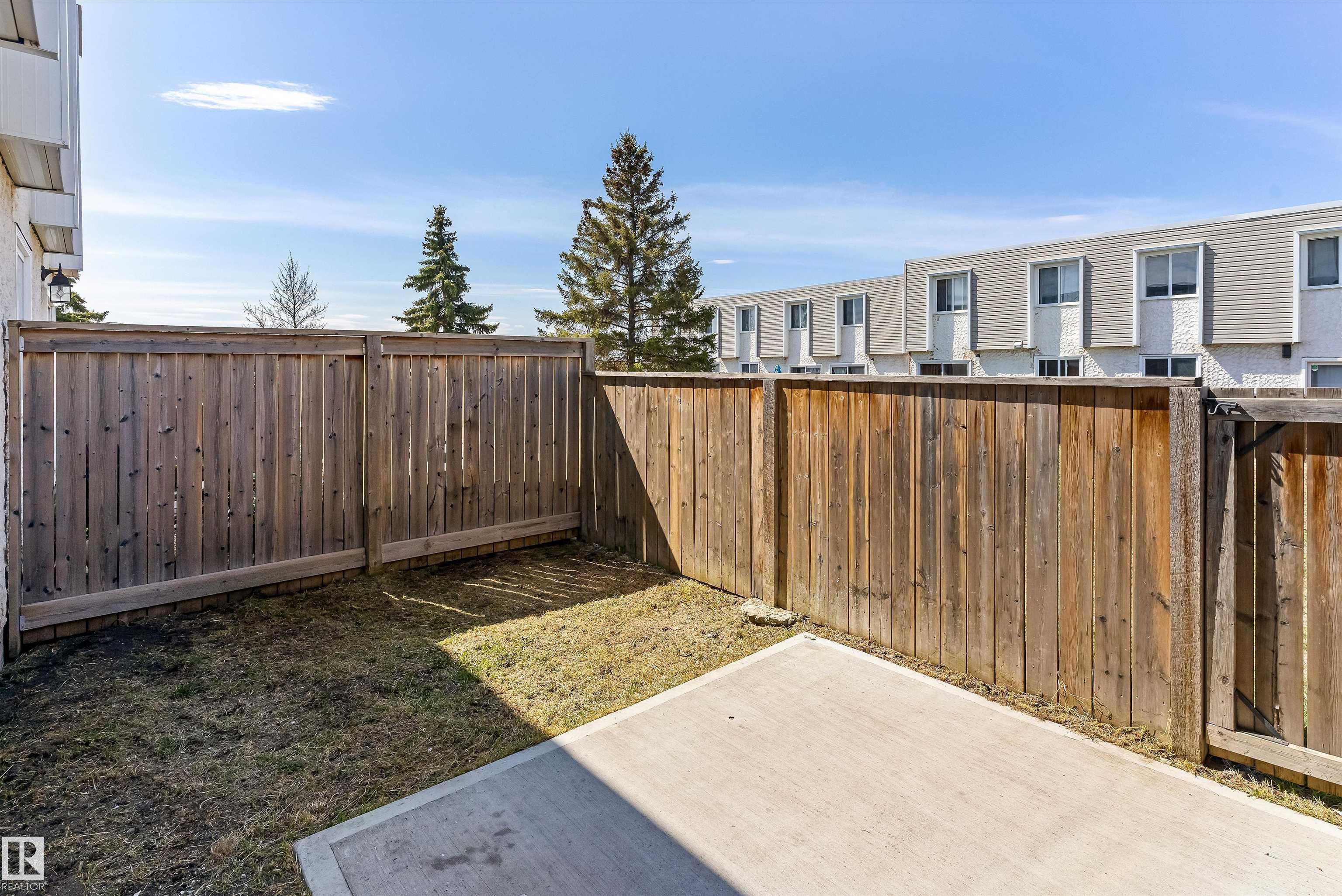 https://zimg.paragon.ice.com/ParagonImages/Property/PM/RAE/225399609/32/0/0/d2fd7ca3f1e7f84efdba27a46336dd81/1/0a9731efc117d23f3ce069d2700ddd87/225399609-f40405b5-7296-4173-a1cf-ab5ffd42b2cb.JPG