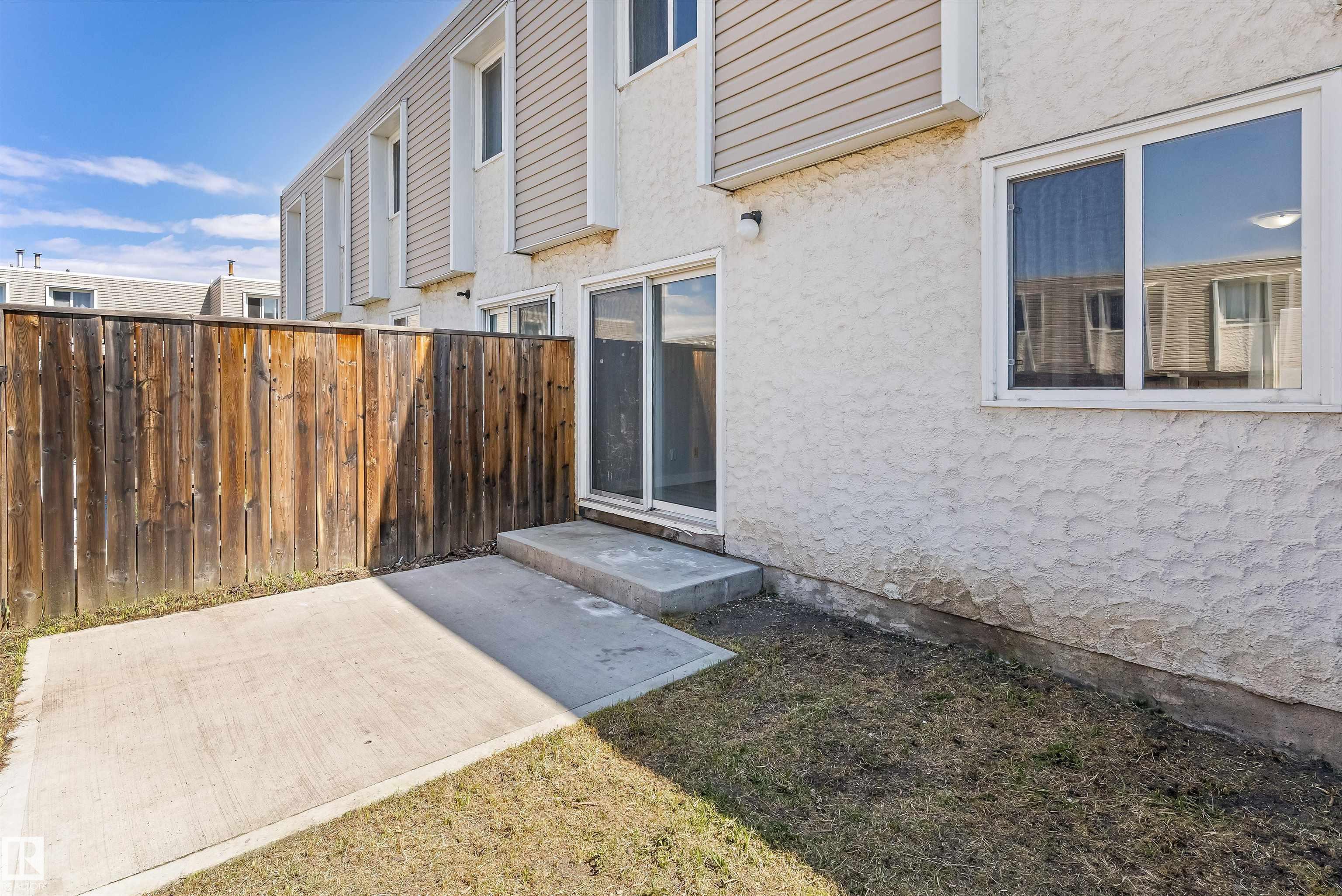 https://zimg.paragon.ice.com/ParagonImages/Property/PM/RAE/225399609/35/0/0/3b01e223b3d4ca1953853512cc3f46b0/1/0a9731efc117d23f3ce069d2700ddd87/225399609-a70a1725-3474-4d97-9a03-f134f2526ddd.JPG