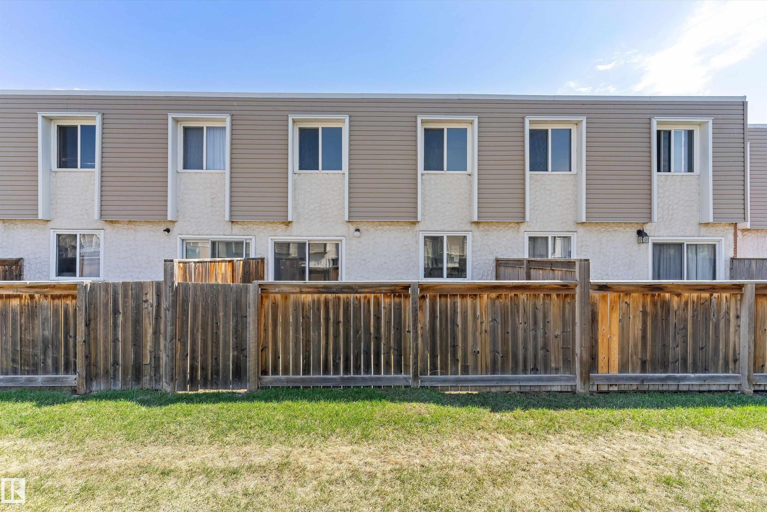 https://zimg.paragon.ice.com/ParagonImages/Property/PM/RAE/225399609/36/0/0/228628264f2565c62c05784b8d4981c1/1/0a9731efc117d23f3ce069d2700ddd87/225399609-b7f47e21-1140-4a90-b347-135543cf758c.JPG