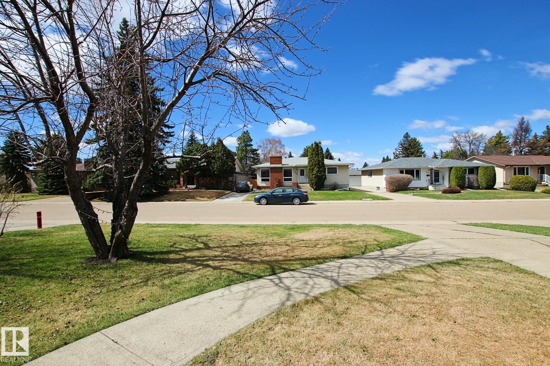 Picture for 3539 104 ST NW
