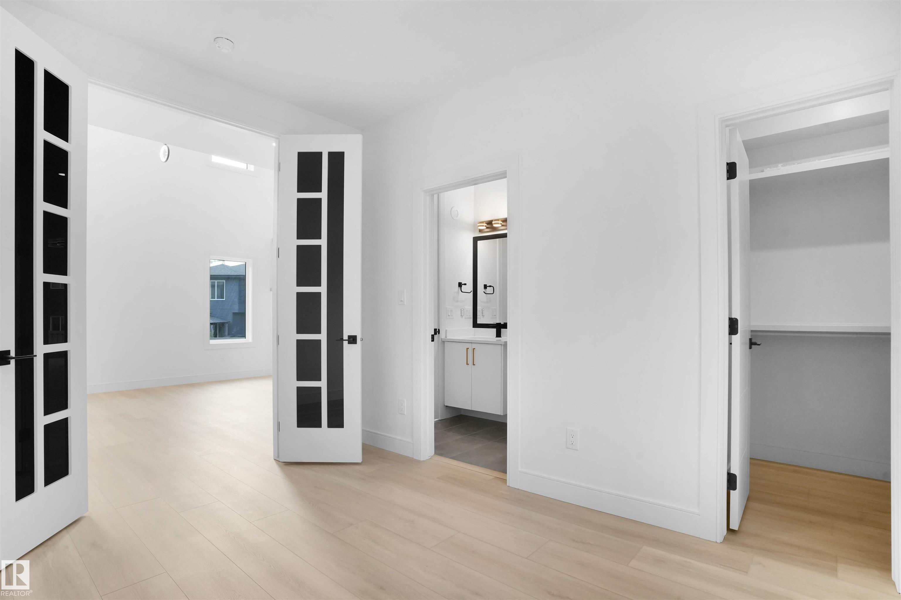 https://zimg.paragon.ice.com/ParagonImages/Property/PM/RAE/225399616/20/0/0/1cc09c324364e49f90ee249b587aeb73/1/da46d4e8bd4cc4f84f6cc27b0f30383e/225399616-031fc42f-35ff-4c26-ab88-cc6473d63b13.JPG