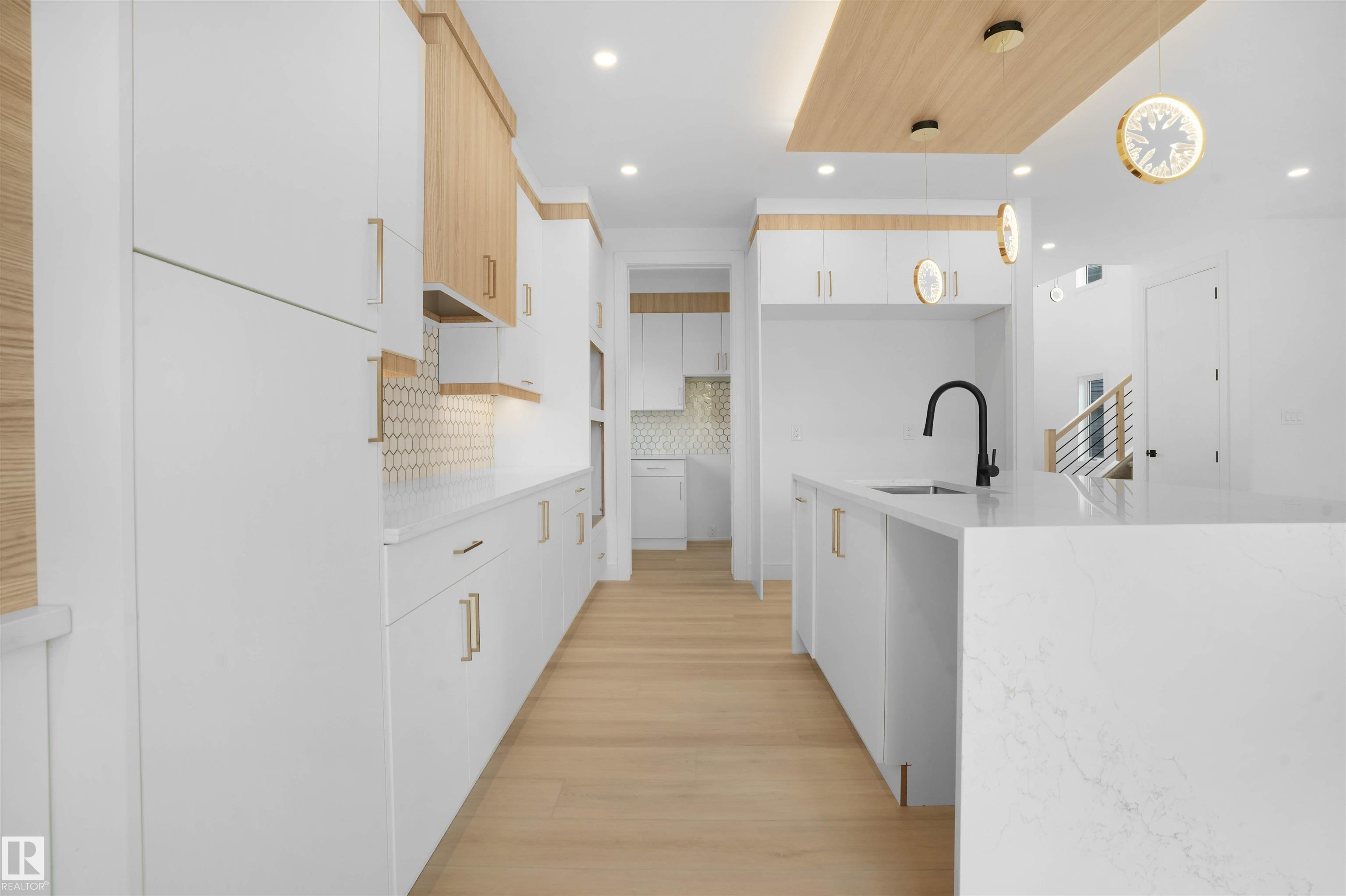 https://zimg.paragon.ice.com/ParagonImages/Property/PM/RAE/225399616/33/0/0/dfa2e8dad69e2143509ff2d927842c95/1/da46d4e8bd4cc4f84f6cc27b0f30383e/225399616-3b5b4da4-db8c-4985-8a1e-951cac669a69.JPG