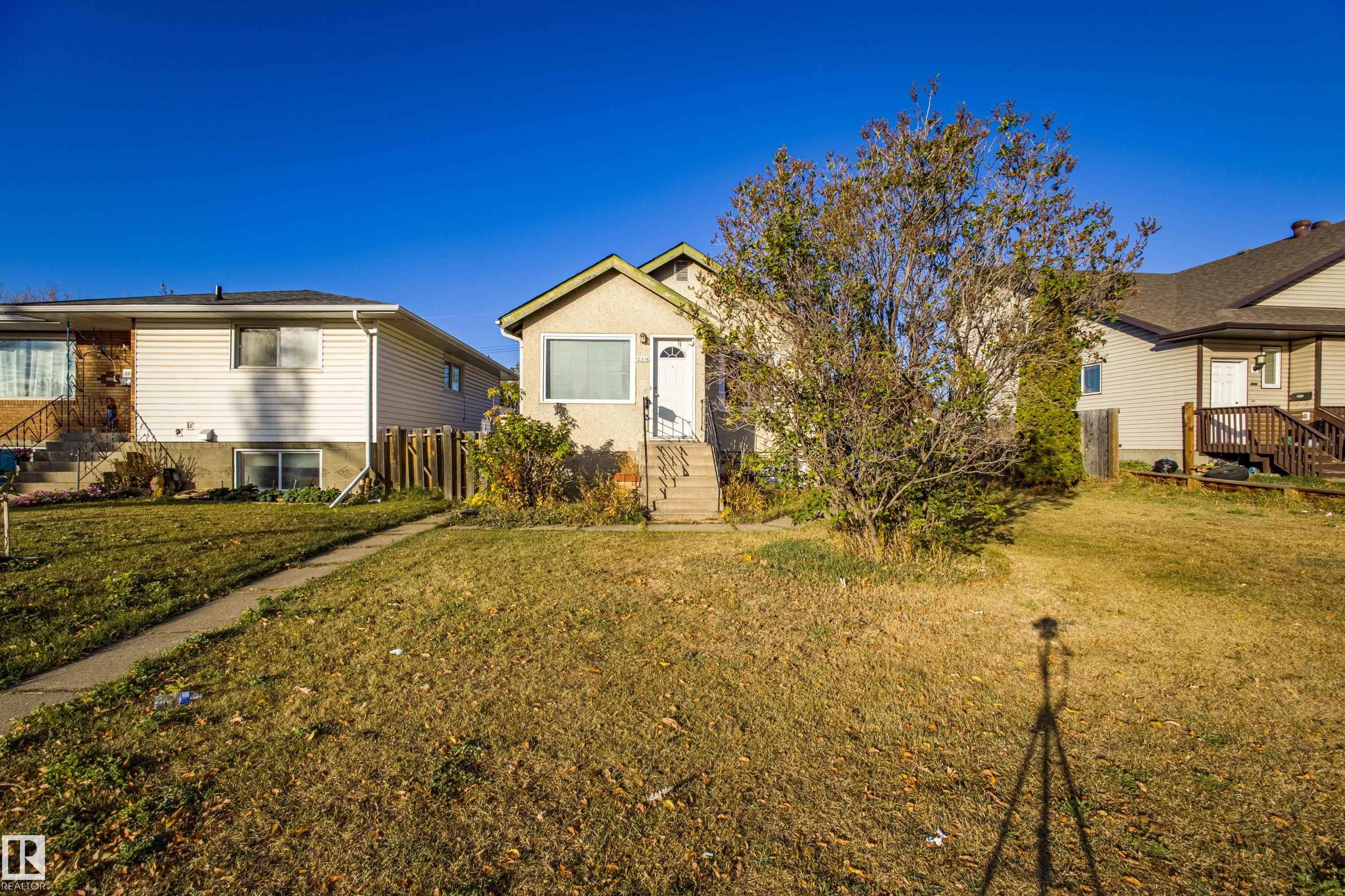 12716 12718 94 Street NW, Killarney, Edmonton