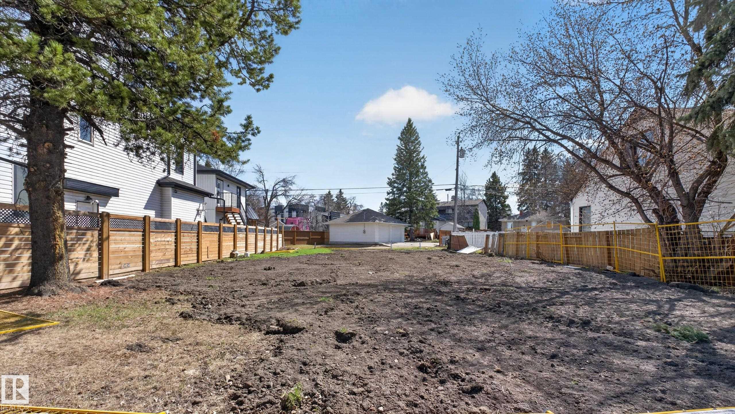 https://zimg.paragon.ice.com/ParagonImages/Property/PM/RAE/225399634/15/0/0/e742b08dc7a19cb561f6a61c89979bed/1/fe6443d697f0454faa70a3fa3cfd63c8/225399634-ee40f84f-5add-411f-a452-aa3516a52039.JPG