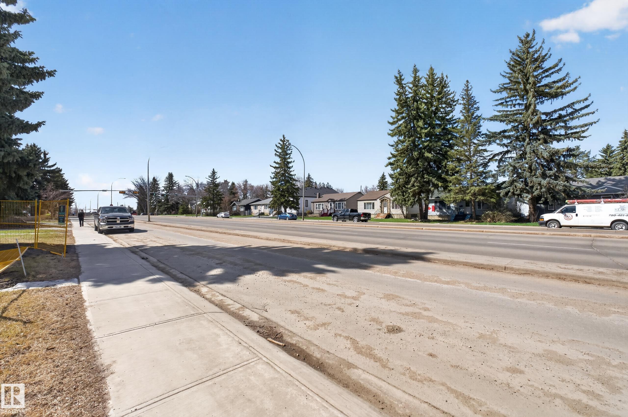 https://zimg.paragon.ice.com/ParagonImages/Property/PM/RAE/225399634/23/0/0/fdd6c0356fb9e60aae9bdb2f453ae263/1/fe6443d697f0454faa70a3fa3cfd63c8/225399634-402754cc-91c4-4d76-a25e-2c38a43ce1b8.JPG