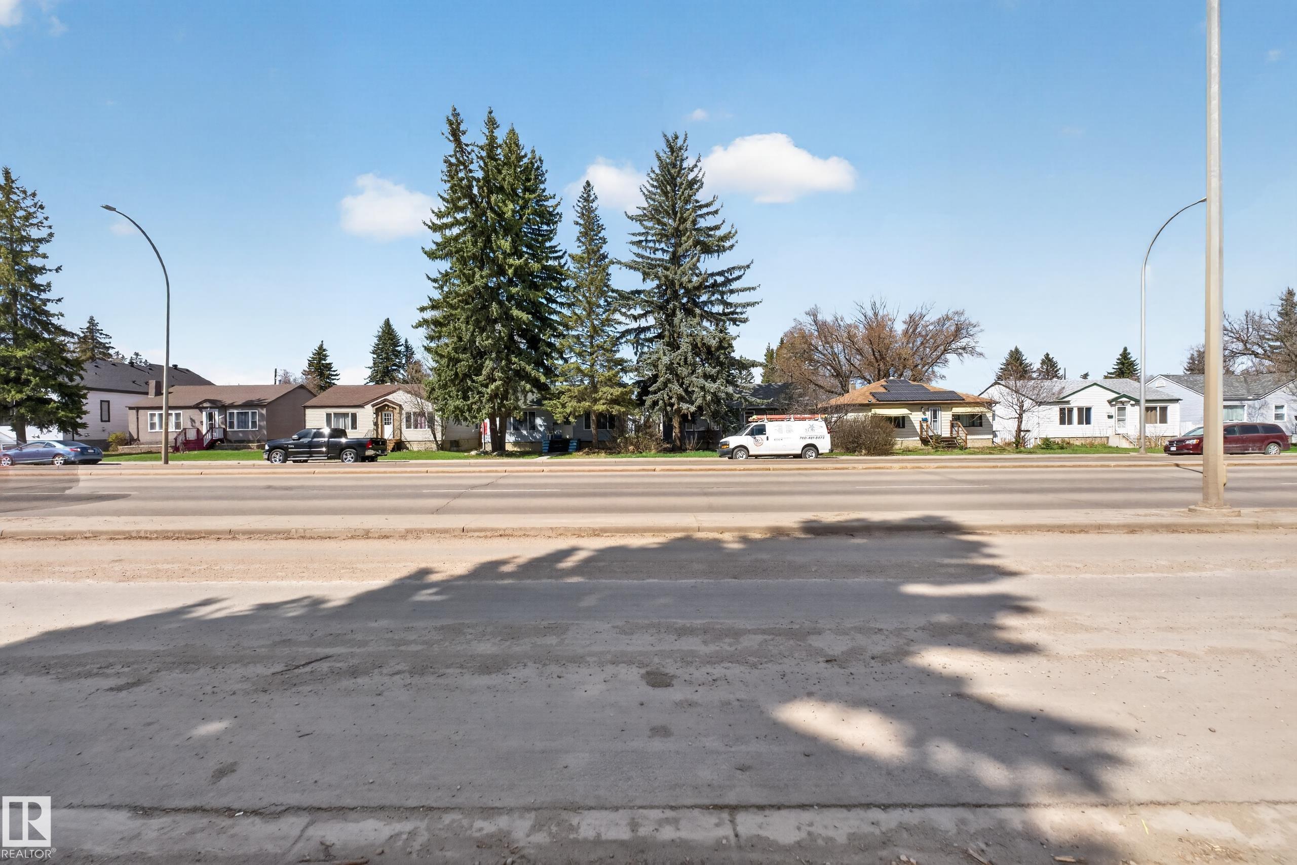 https://zimg.paragon.ice.com/ParagonImages/Property/PM/RAE/225399634/24/0/0/abdd263efb11aef29f50e5b902b0d0c9/1/fe6443d697f0454faa70a3fa3cfd63c8/225399634-17fc06bc-2d62-4b34-9338-dc8c180b814e.JPG