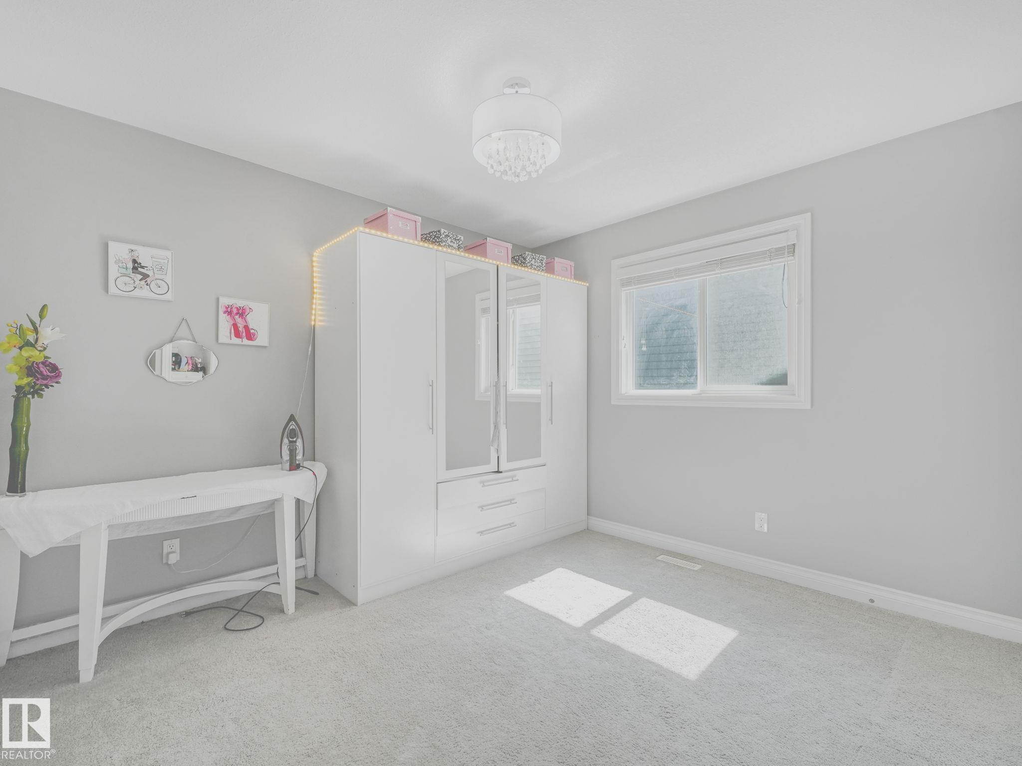 https://zimg.paragon.ice.com/ParagonImages/Property/PM/RAE/225399638/37/0/0/ac79e8628ec5663303003bfe91d7a486/1/02b4b3aa13922343856ce9bae6186dd8/225399638-d797f75d-24d6-49f4-ac39-3fd823153e04.JPG