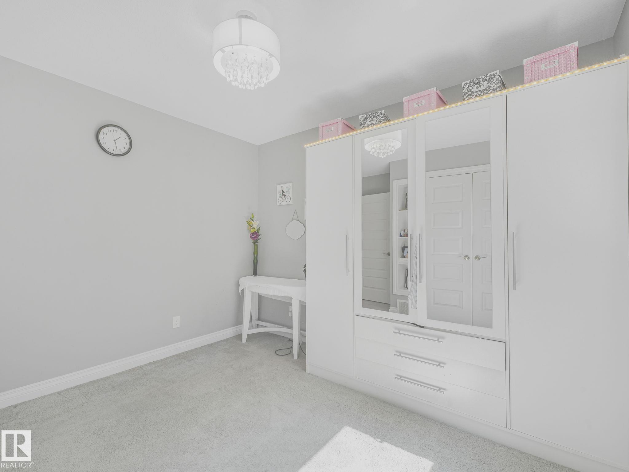 https://zimg.paragon.ice.com/ParagonImages/Property/PM/RAE/225399638/38/0/0/9e54a2b9626841c0f9297c1436cea5bd/1/02b4b3aa13922343856ce9bae6186dd8/225399638-9f873a57-ec53-4fea-b3a2-49f015d465c5.JPG