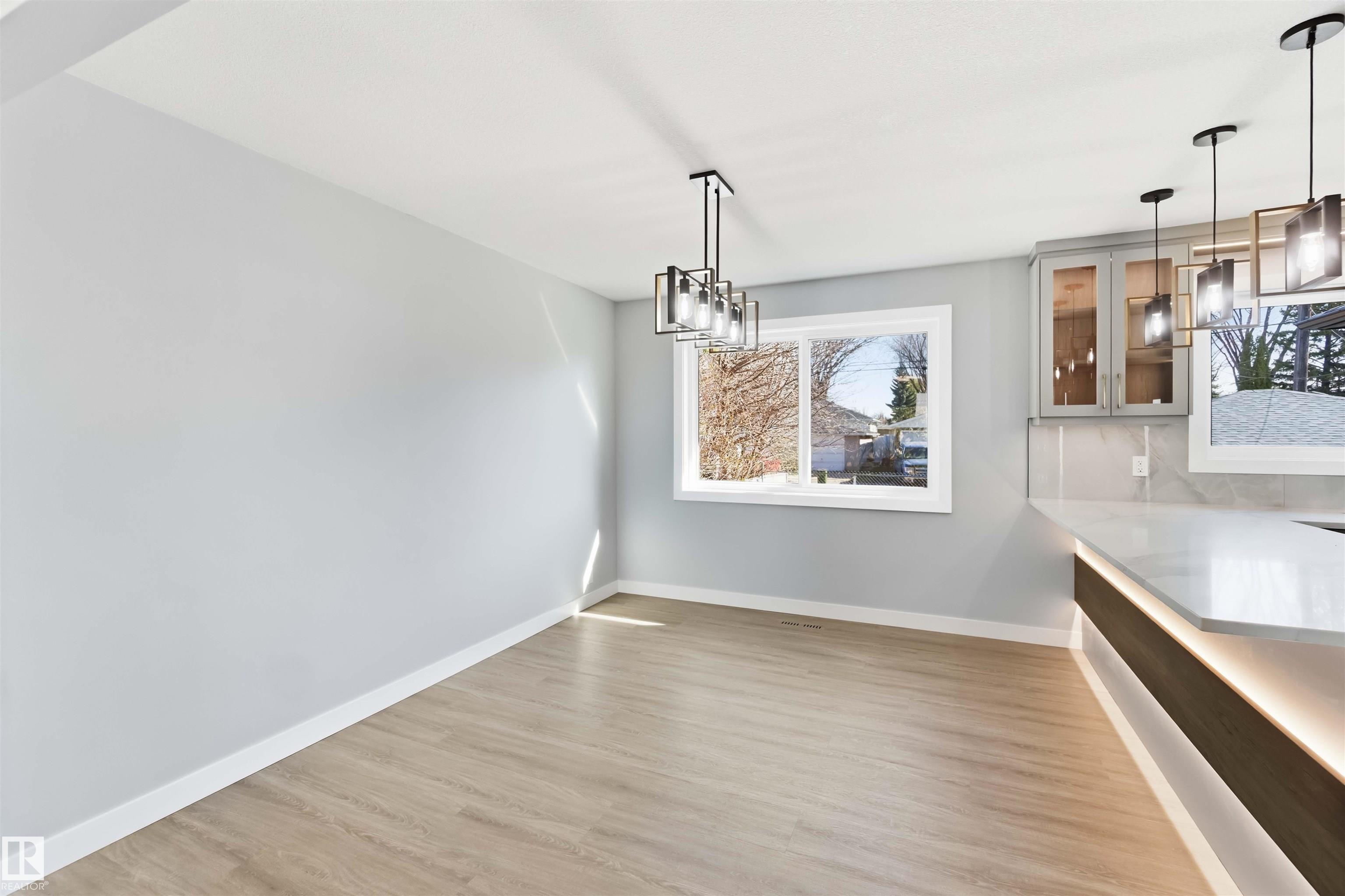 Photo 13 at 8736 66 Avenue NW, Argyll, Edmonton