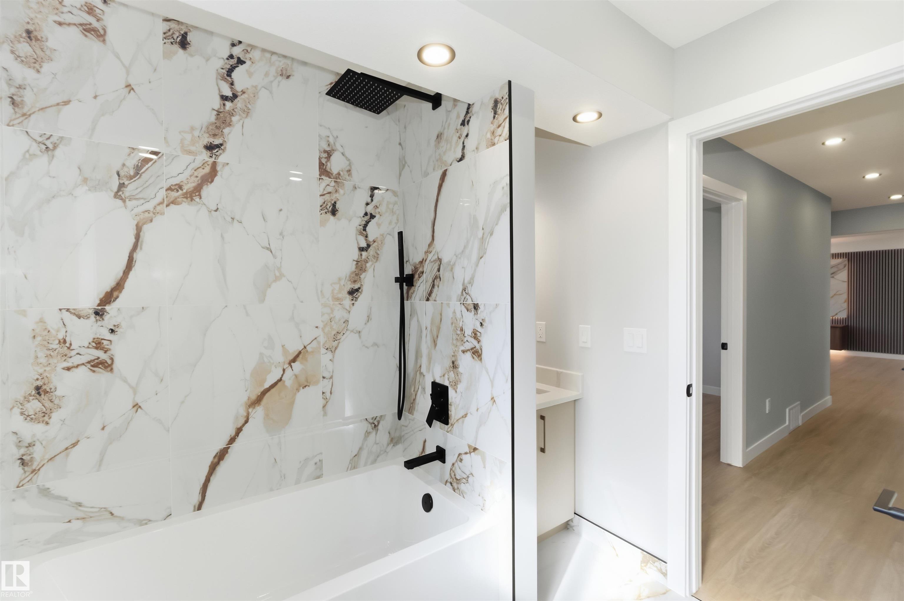 Photo 32 at 8736 66 Avenue NW, Argyll, Edmonton