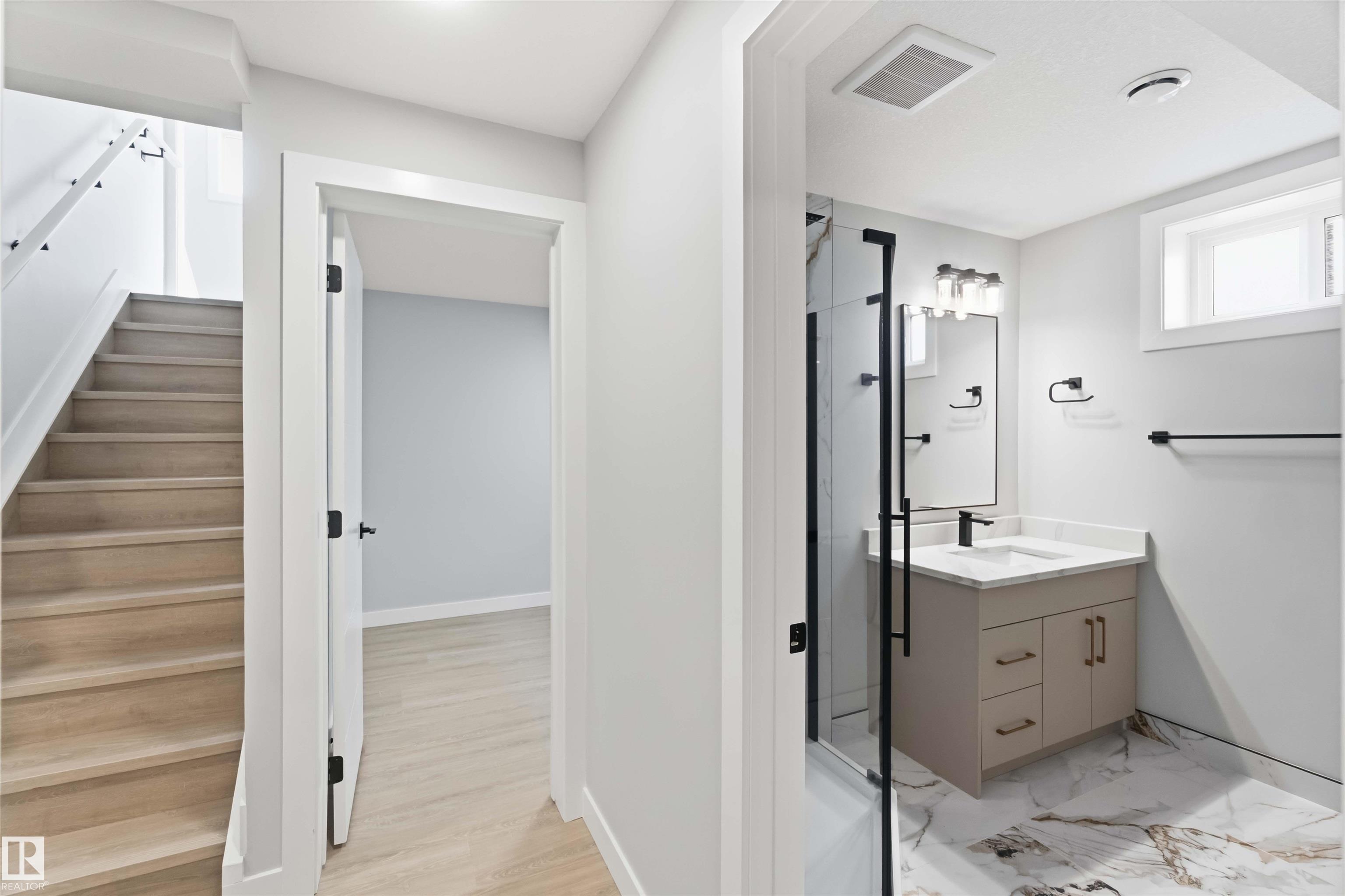 Photo 39 at 8736 66 Avenue NW, Argyll, Edmonton