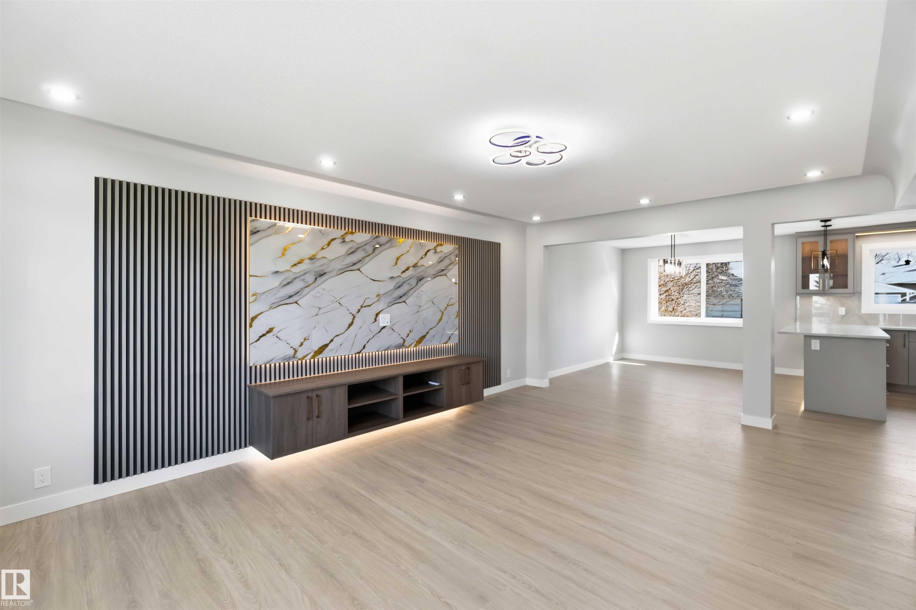 Photo 9 at 8736 66 Avenue NW, Argyll, Edmonton